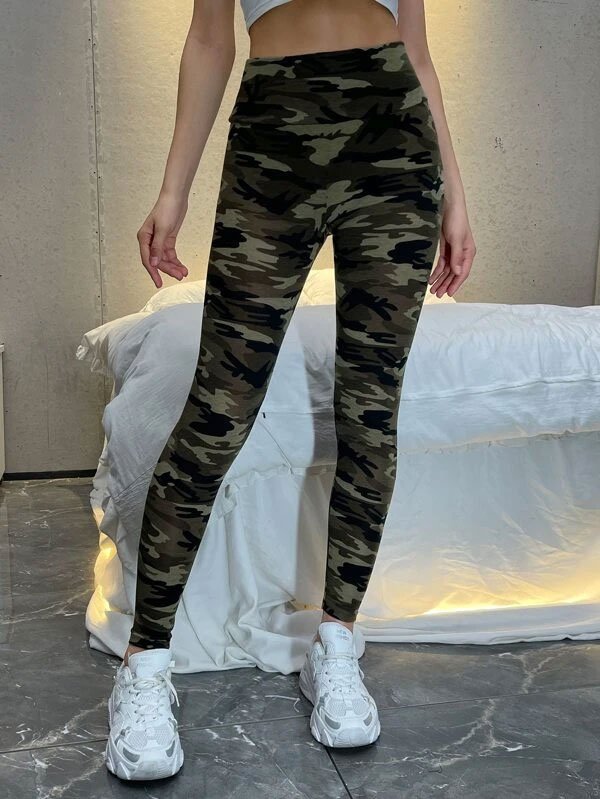 Leggings de cossatge alt de camuflatge a la venda a Shein