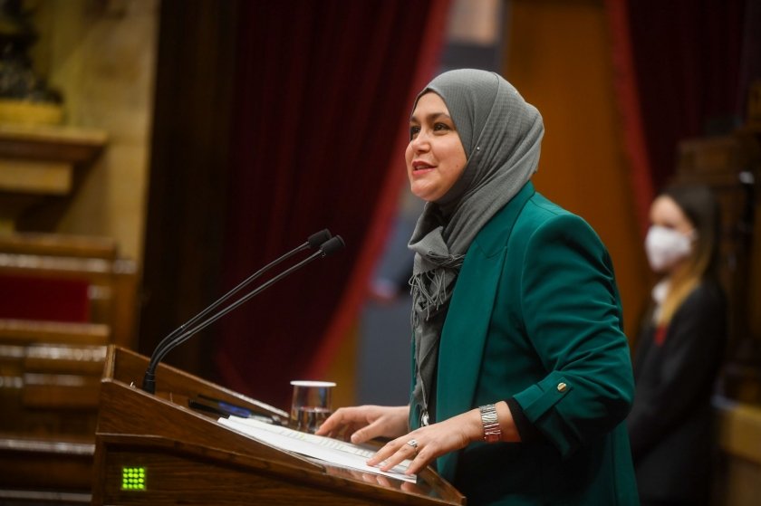 Najat Driouech (ERC) muestra su apoyo a las mujeres de Irán: "El velo nunca tiene que ser una imposición"