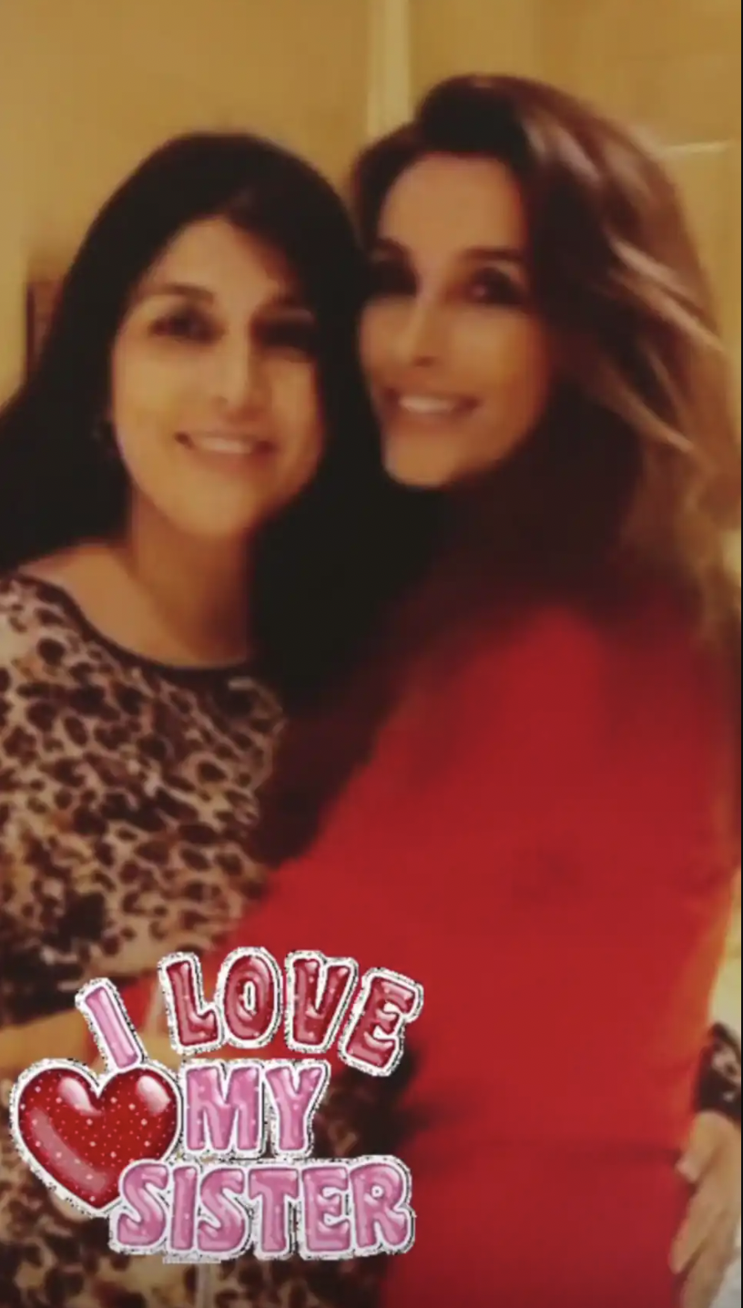 Paloma Cuevas con su hermana / REDES