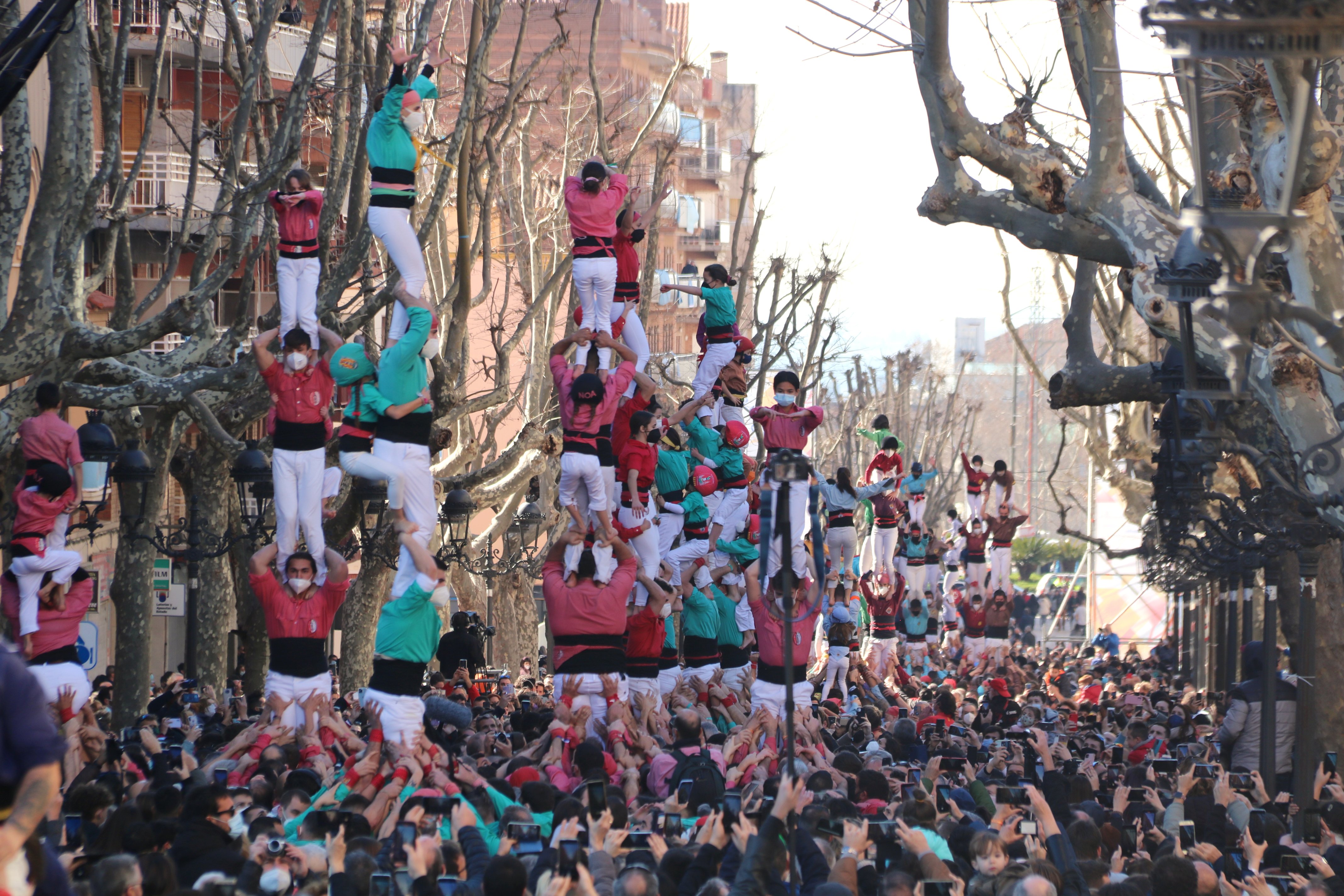 Los castells vuelven a Valls por la Trobada de Colles de les Decennals