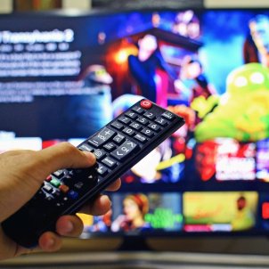 televisión netflix catalán   pixabay