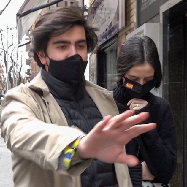 Victoria Federica cabizbaja mascarilla España y su novio Jorge Bárcenas GTRES