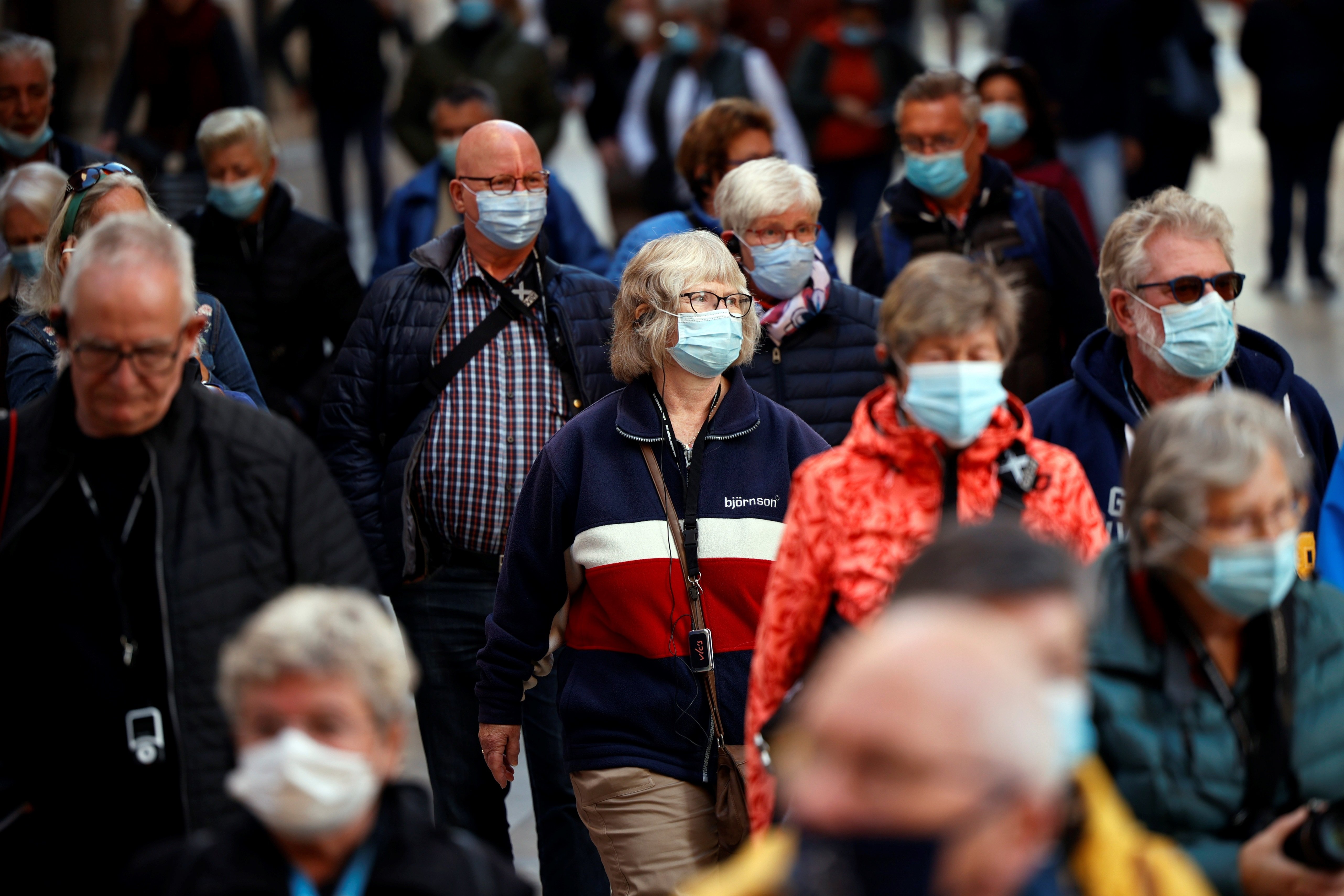 Las comunidades autónomas dejan atrás gran parte de las restricciones