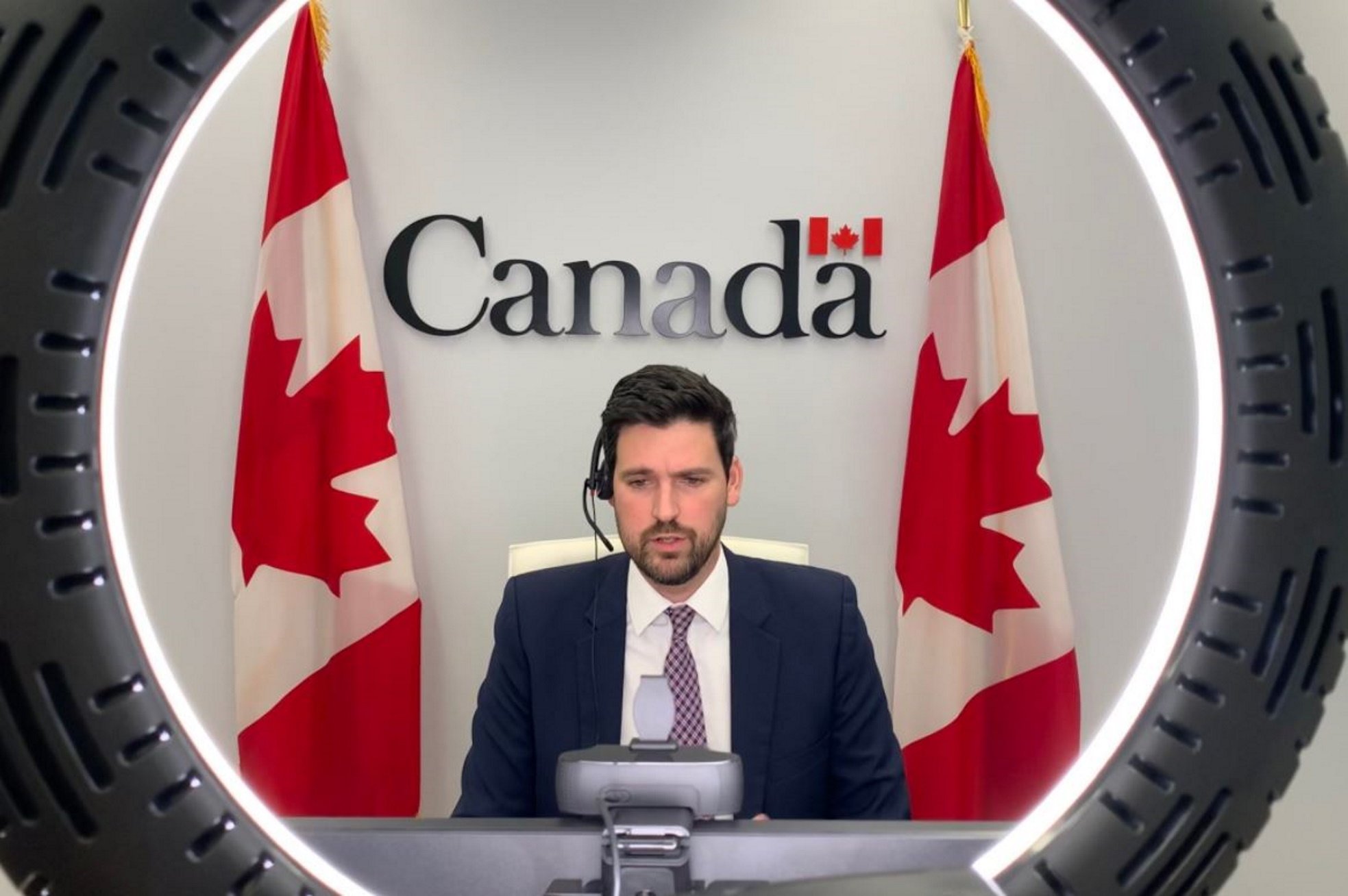 Encendida polémica lingüística en Canadá por un ministro que no sabe francés