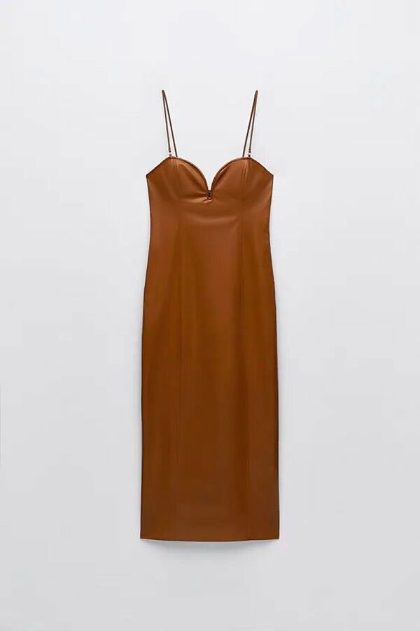 Vestido efecto piel de Zara