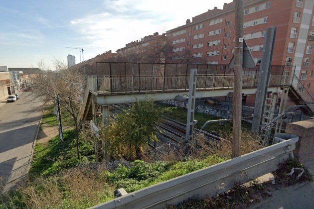 puente ferrocarril calle santander barcelona google street view 2