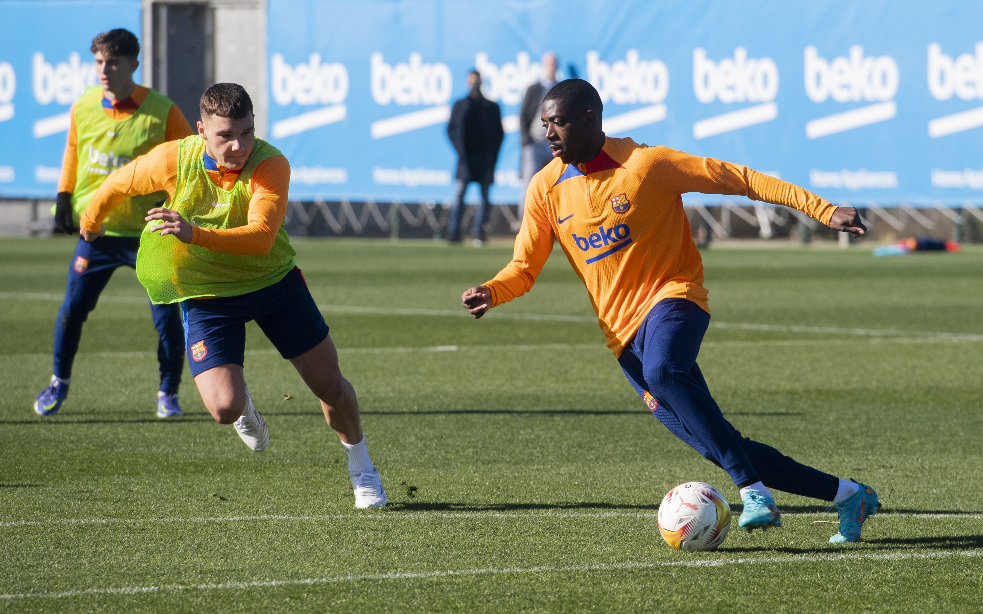 Dembélé apunta al Atlético de Madrid, pero Xavi Hernández tiene la última palabra