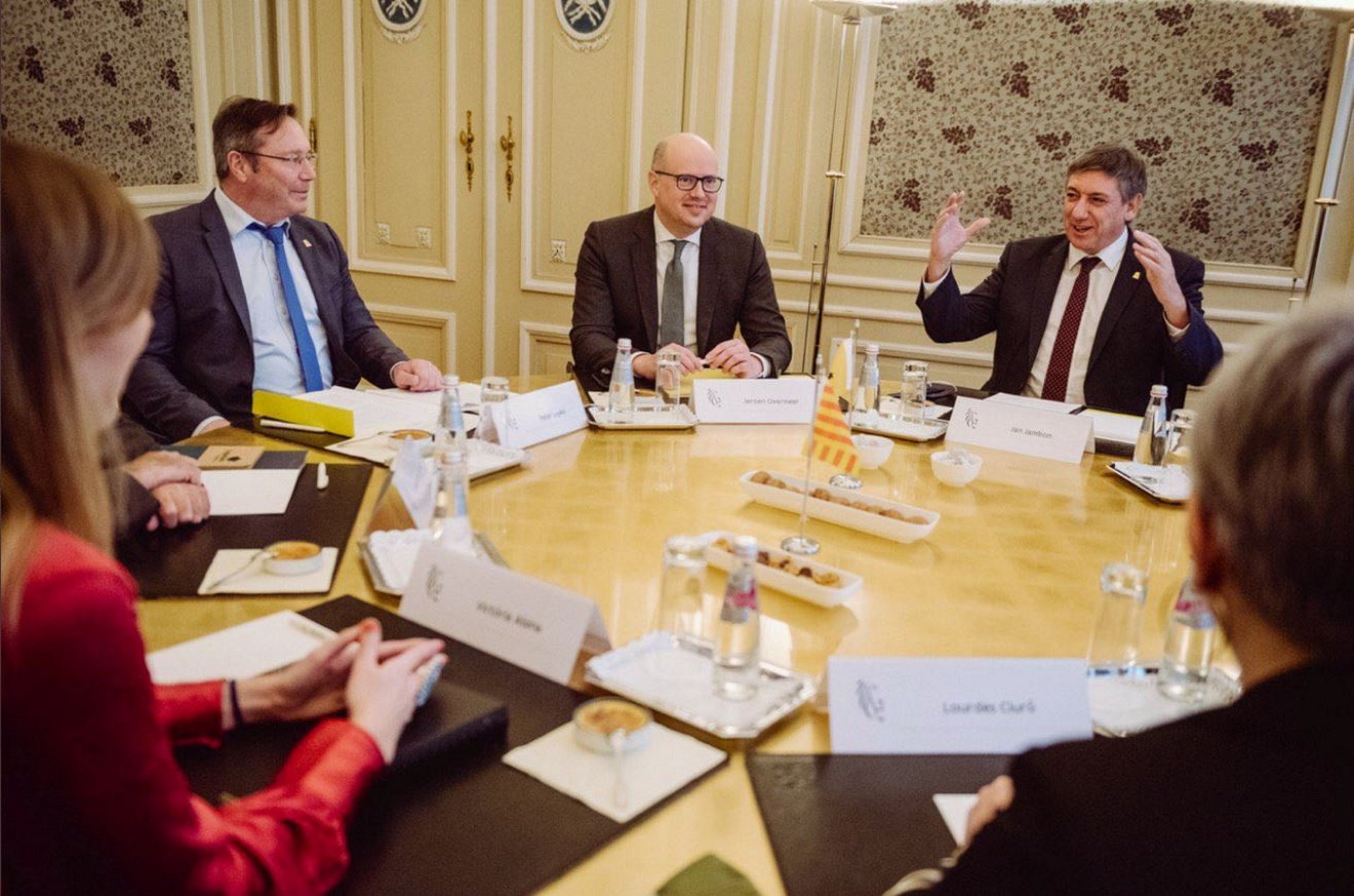 Alsina i Ciuró denuncien a Flandes la ingerència de la JEC en la política catalana