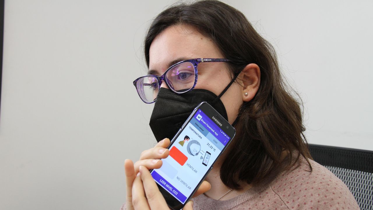 Espanya inventa una mascareta que t'avisa si superes el límit de Co2