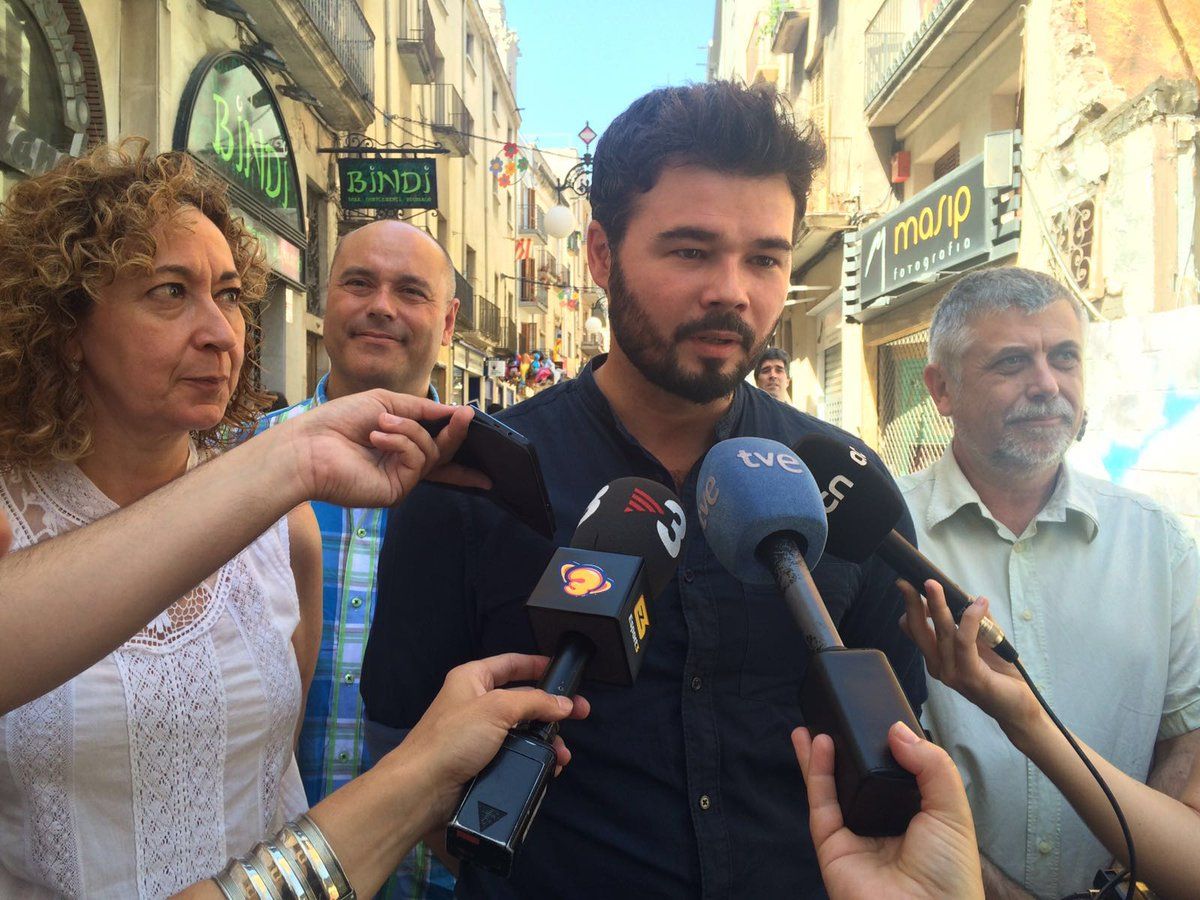 Rufián: "Envegem que un polític de dretes com Cameron hagi posat les urnes"