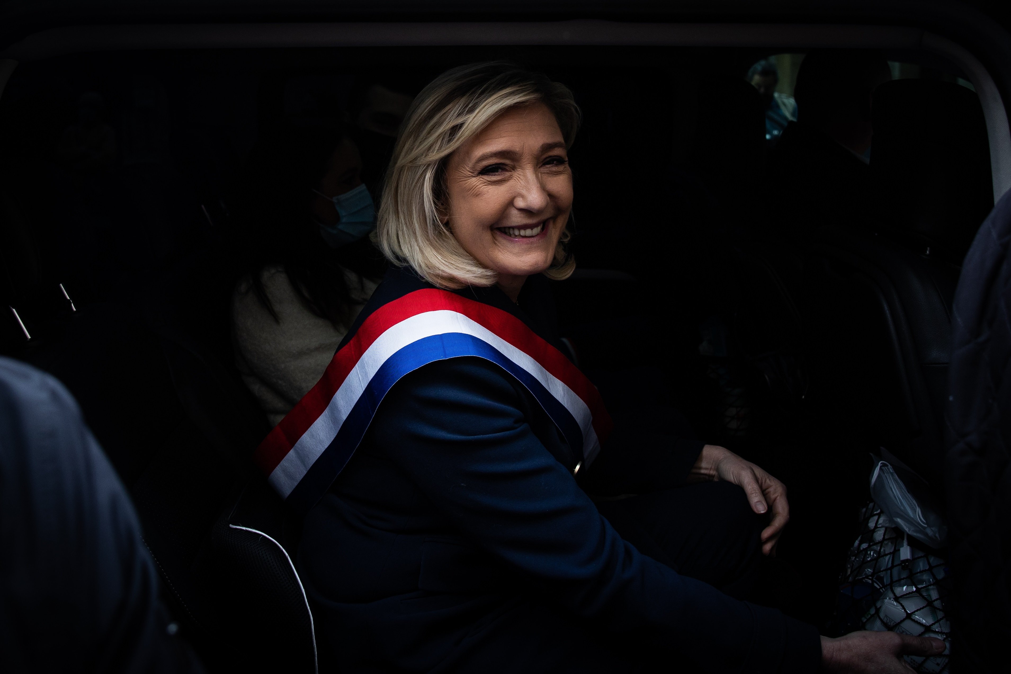 Traïció al clan de l'extrema dreta: la neboda de Le Pen s'apropa a Zemmour