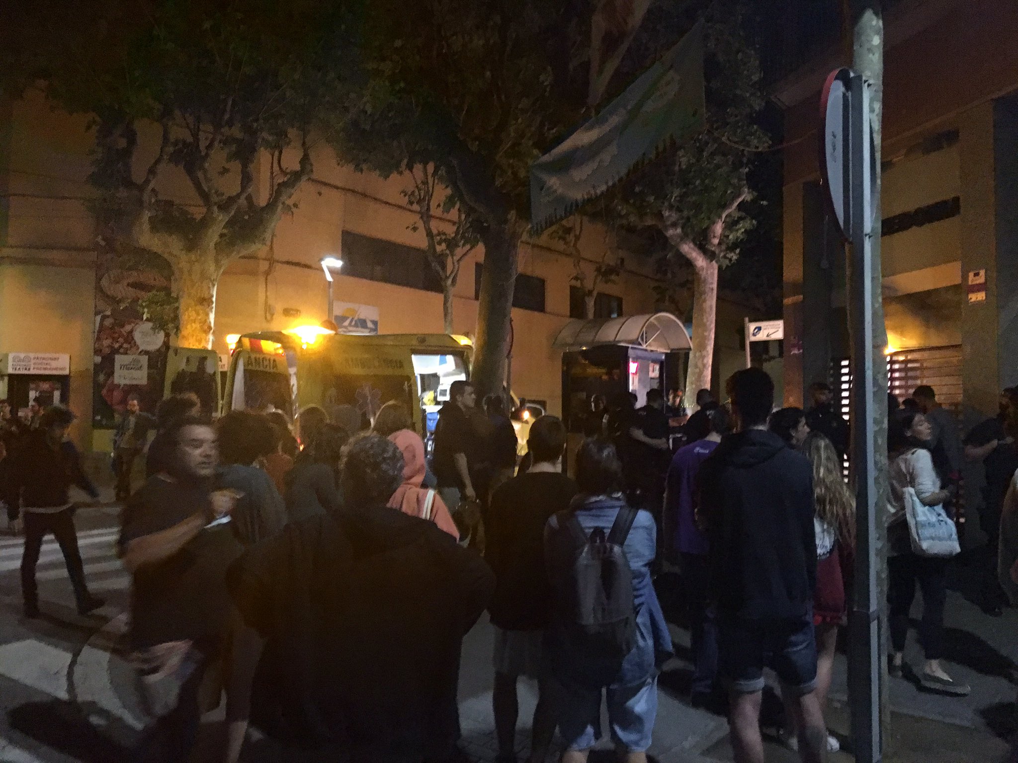 Els Mossos desallotgen l'antiga fàbrica de Can Sanpere de Premià de Mar