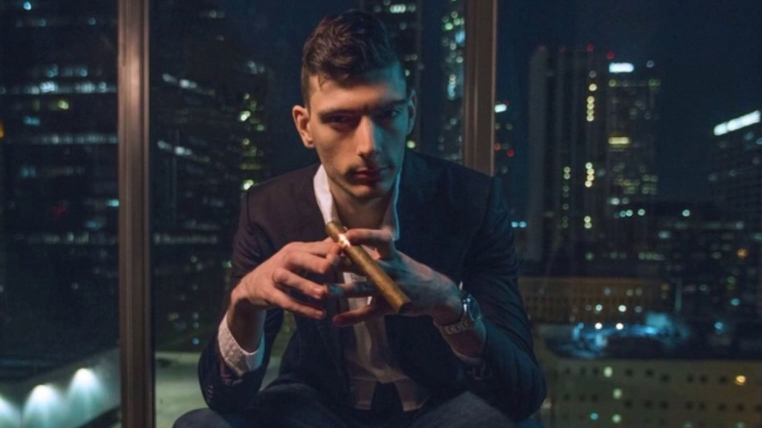 Ice Poseidon, el youtuber que ha estafado medio millón de dólares a sus seguidores y se ha comprado un Tesla