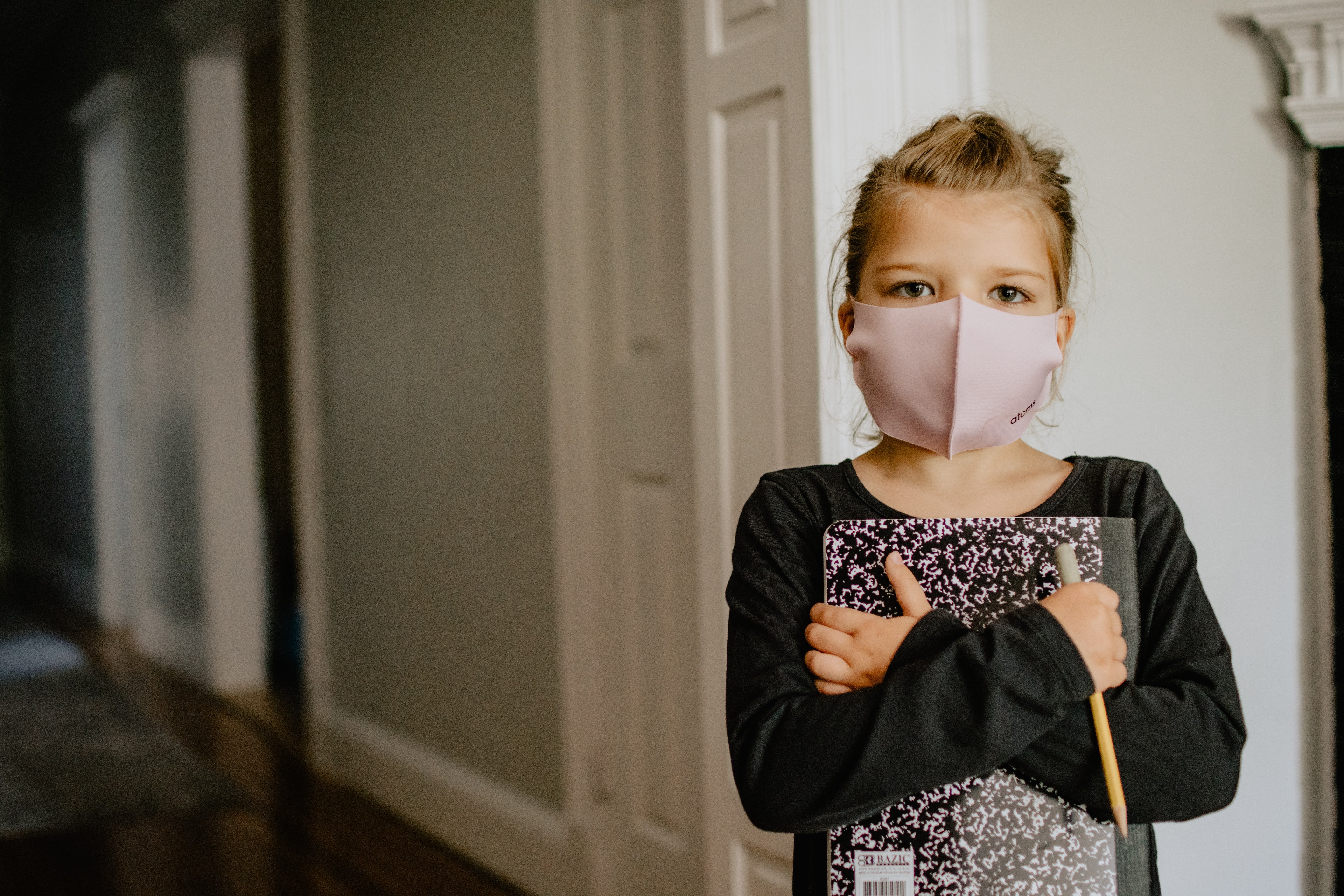 Adiós a las mascarillas en los patios de los colegios a partir del jueves