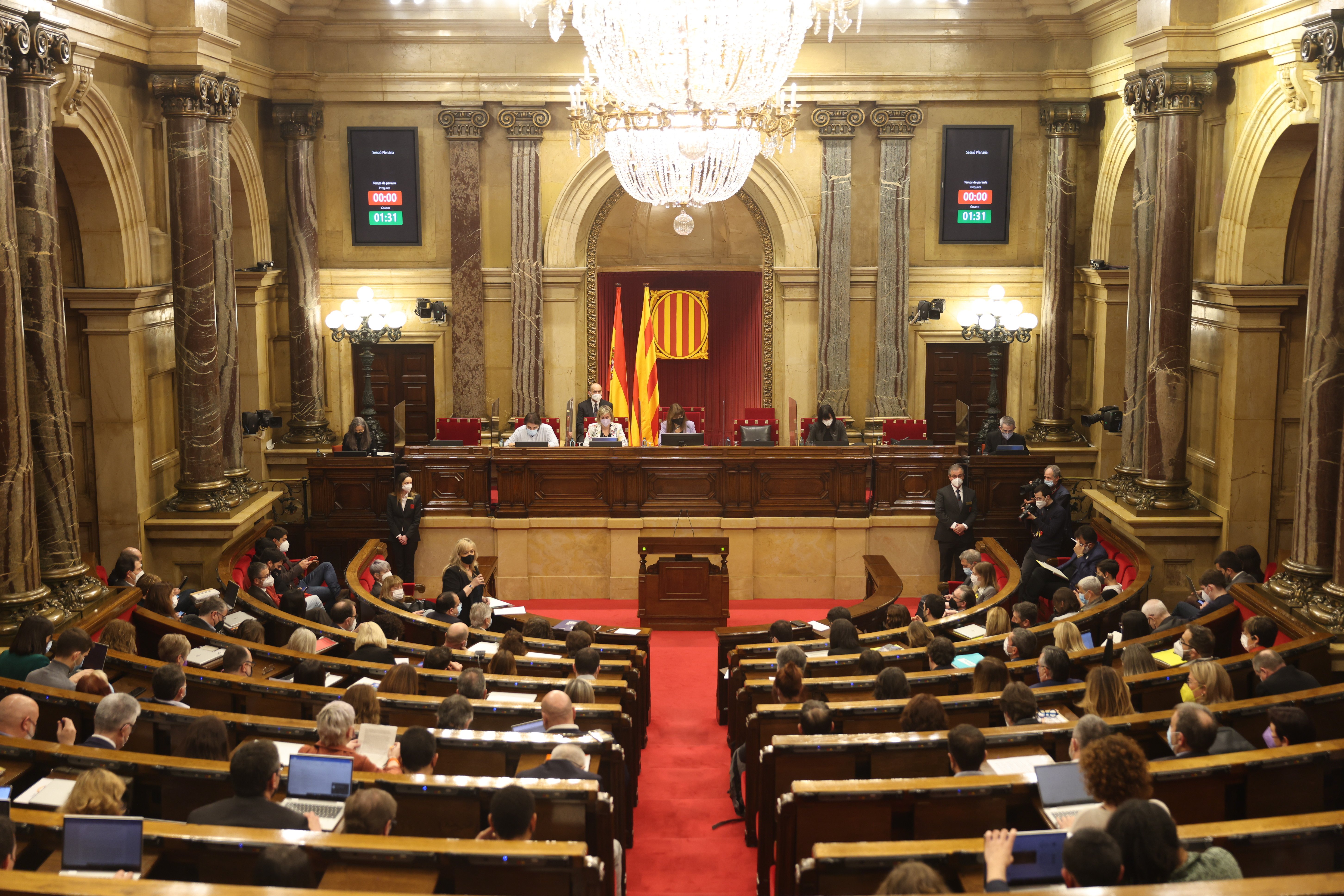 Diputados del Parlament harán un curso para aprender nociones de aranés