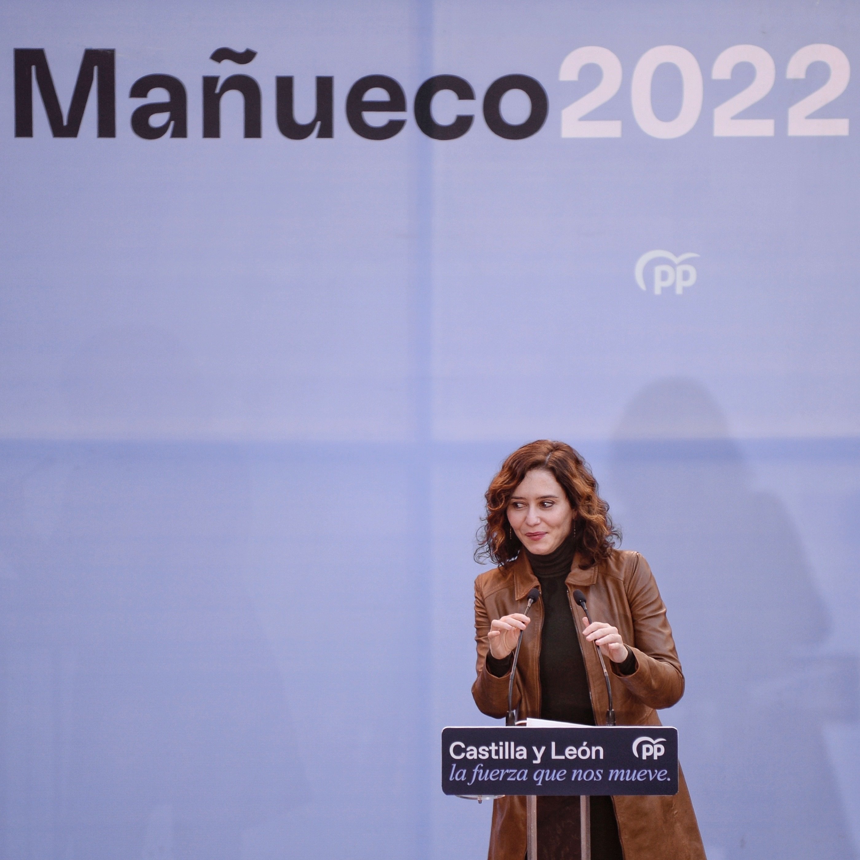 Ayuso: "Mis abuelos no me explicaron la Guerra Civil porque me querían libre"