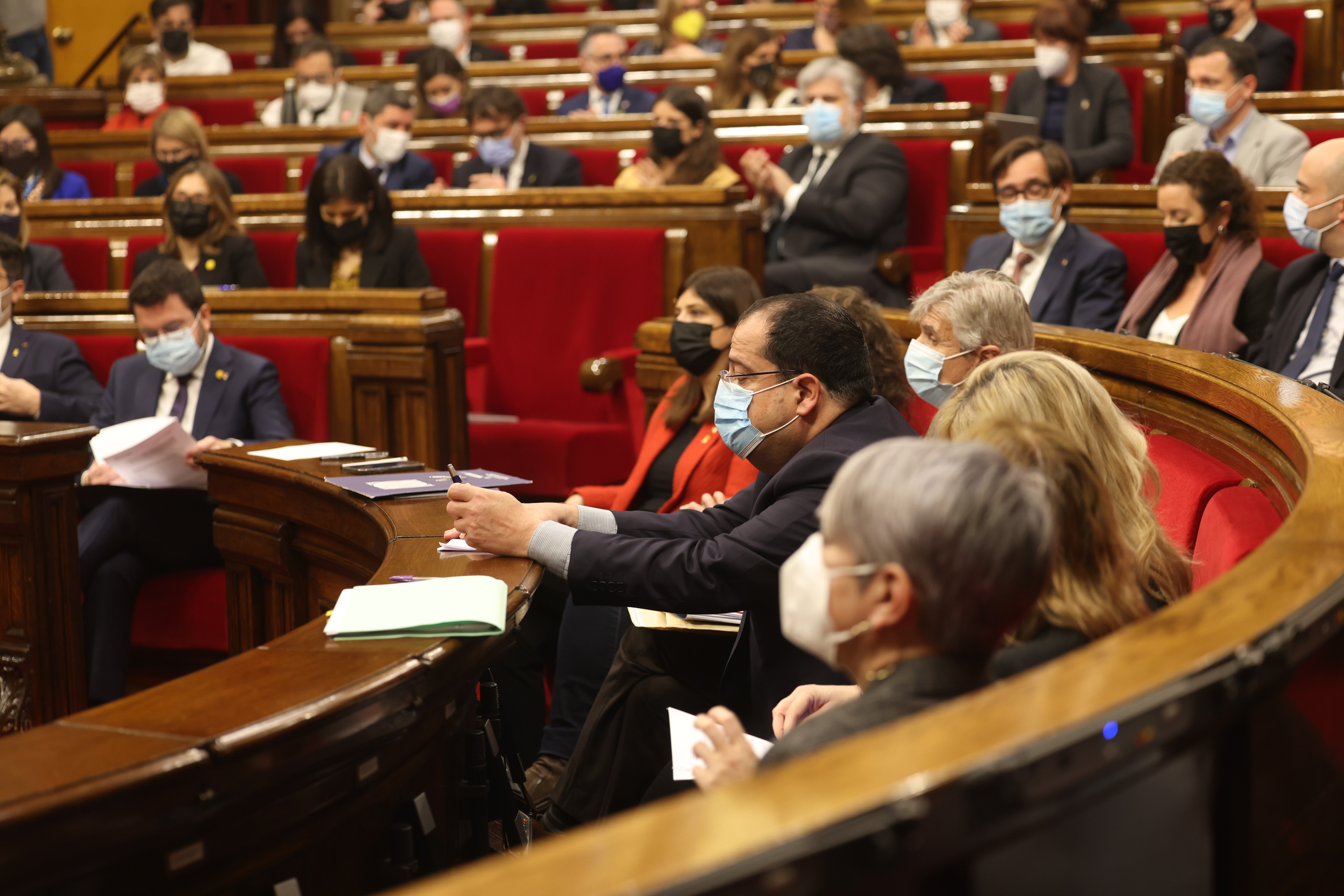 El Parlament rebutja tractar el relleu de la cúpula dels Mossos com una purga