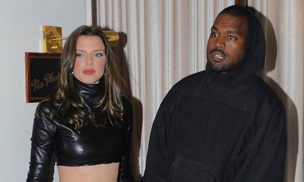 Kanye West y Julia Fox/ Agencia