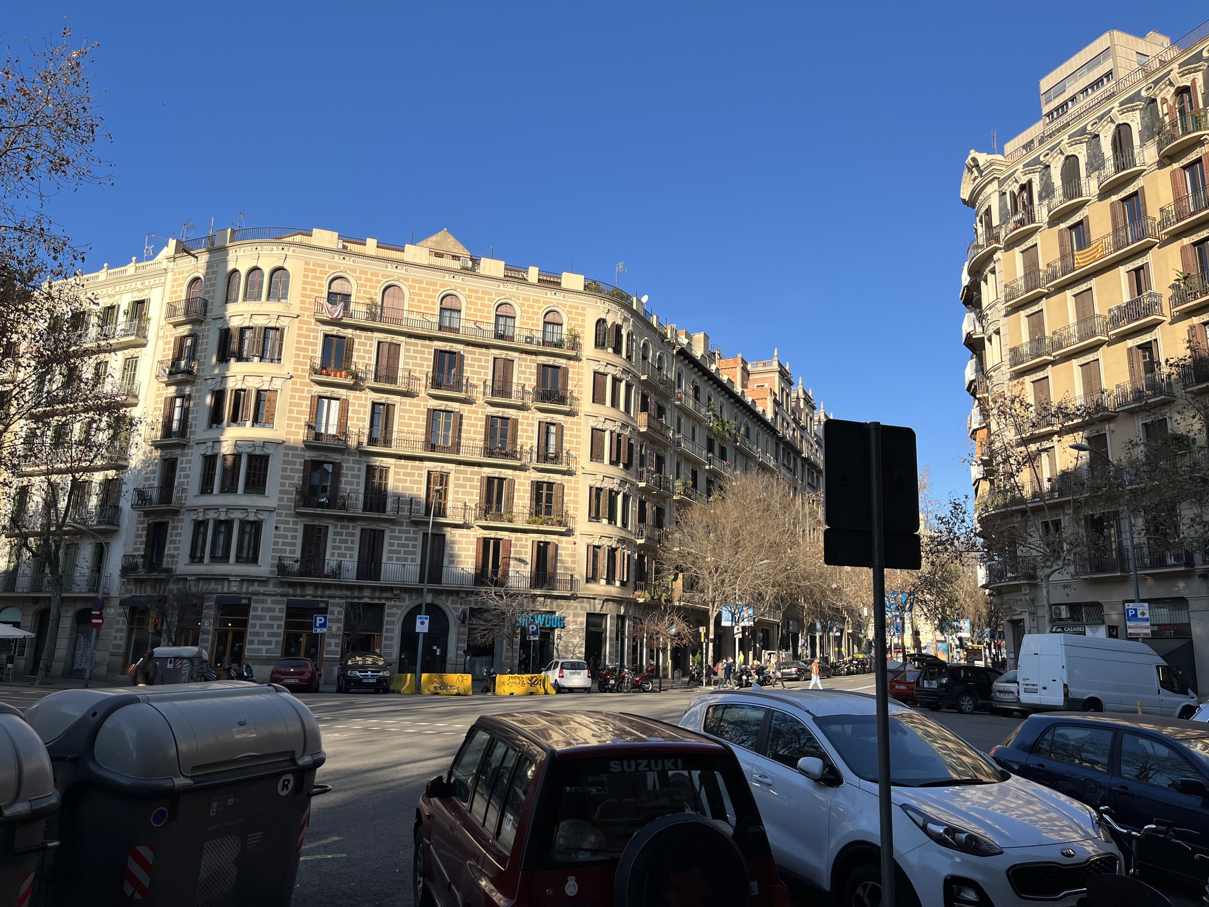 Llegan las restricciones definitivas al tráfico en la Superilla del Eixample de Barcelona