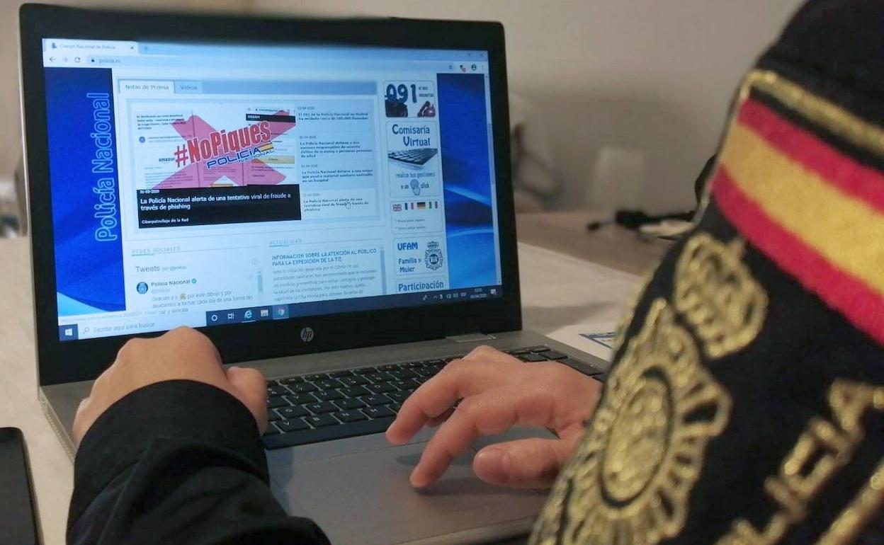 La policía alerta de una nueva estafa que te llegará a través del teléfono móvil