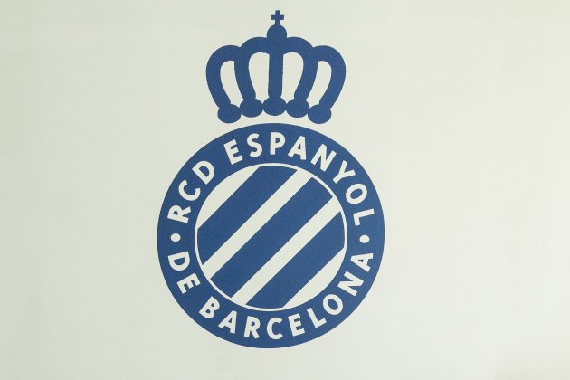 Escudo Español ciudad deportiva Dani Jarque - Sergi Alcàzar