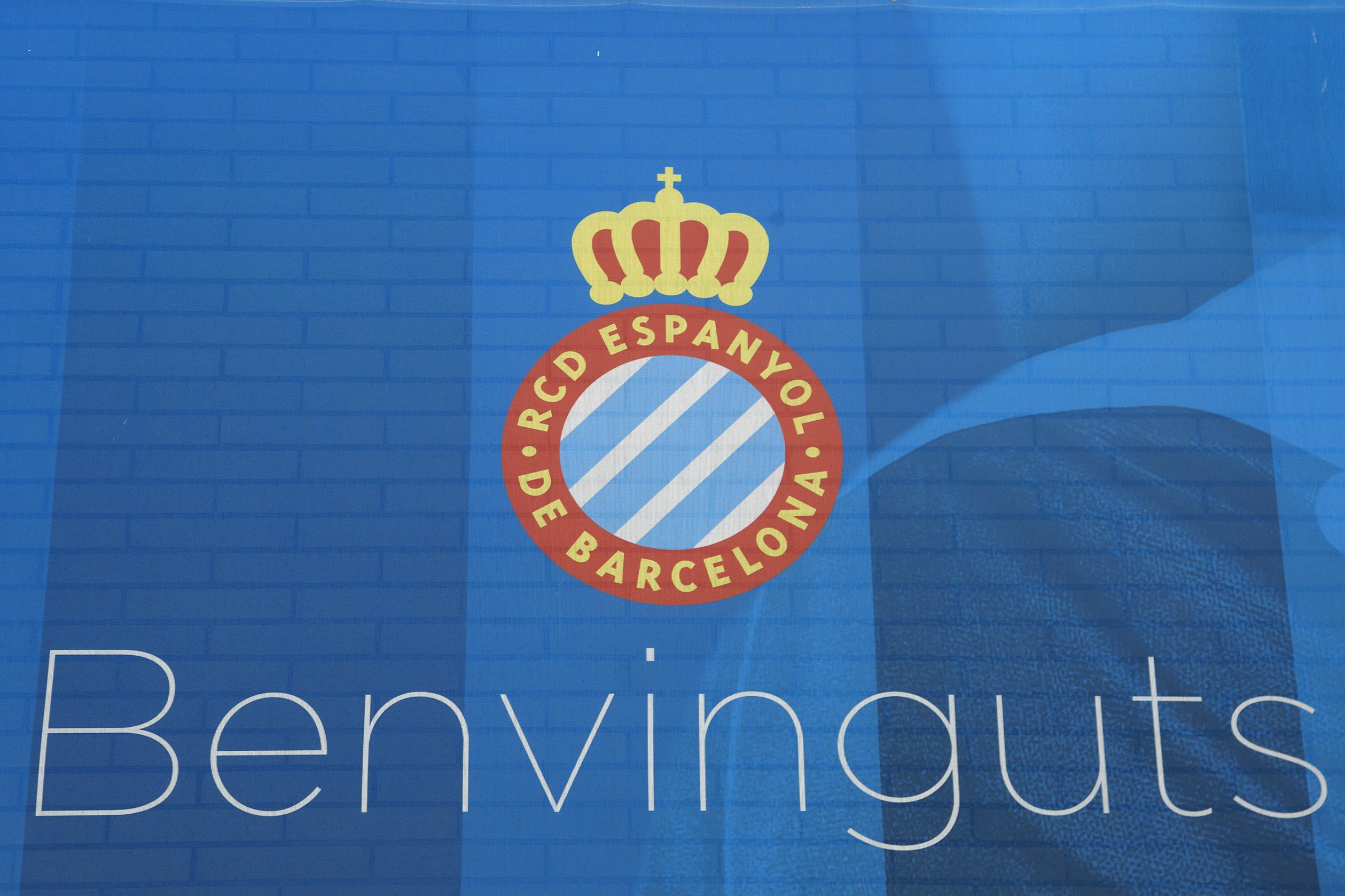 El Espanyol promociona "negocios pericos" y Twitter los tilda de españolistas
