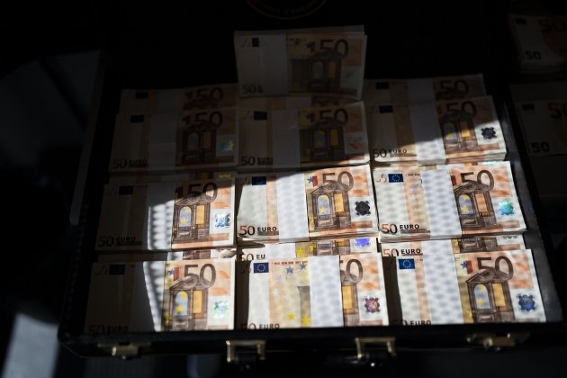 Falsificación de monedas y billetes mossos de escuadra - JOAN MATÁIS PARRA Falsificación de monedas y billetes mossos de escuadra - JOAN MATÁIS PARRA