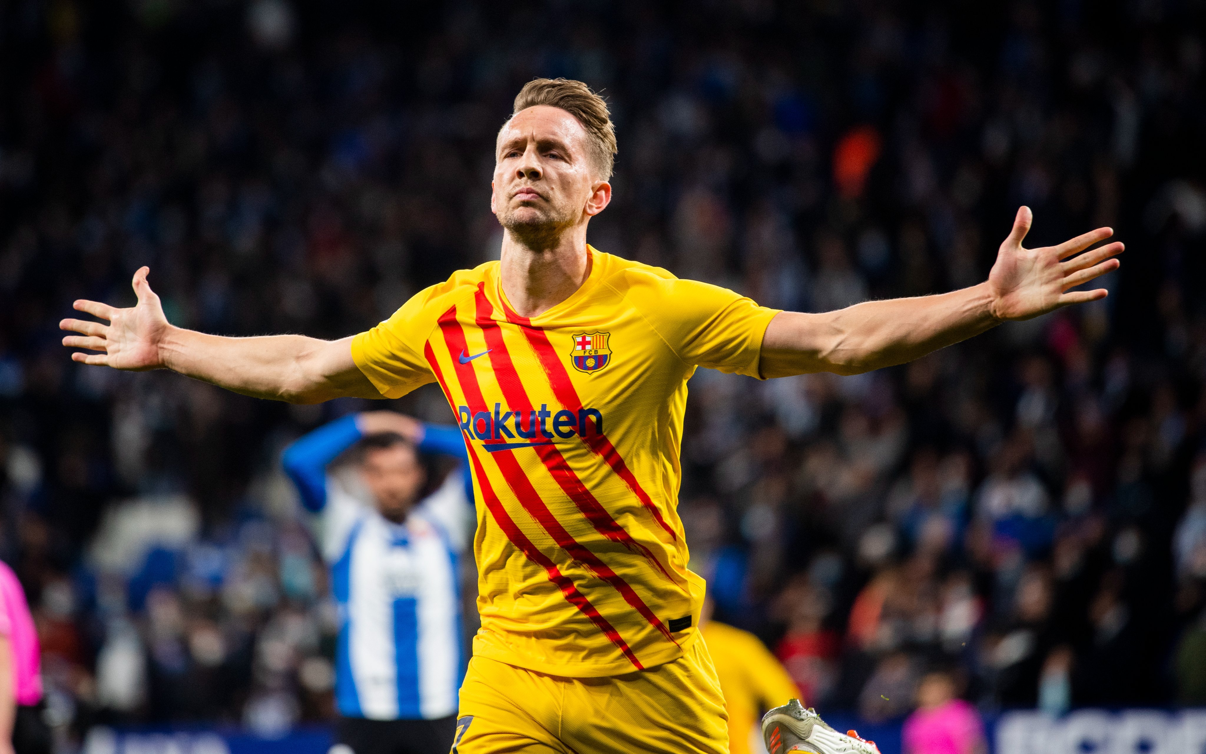 El Barça salva un punto a última hora contra el Espanyol gracias a Luuk de Jong (2-2)