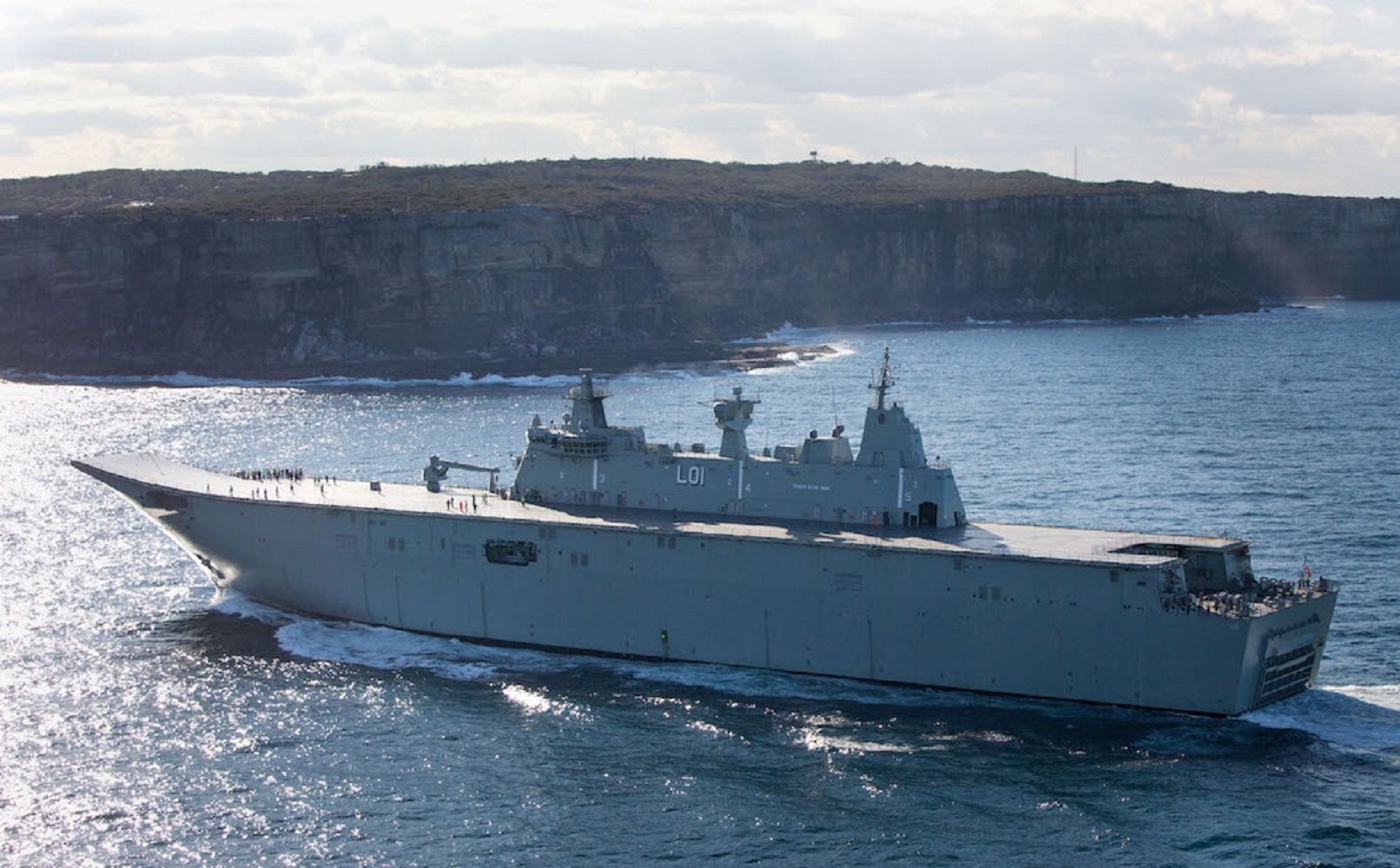 Un vaixell de guerra fabricat a Espanya fa aigües a Austràlia