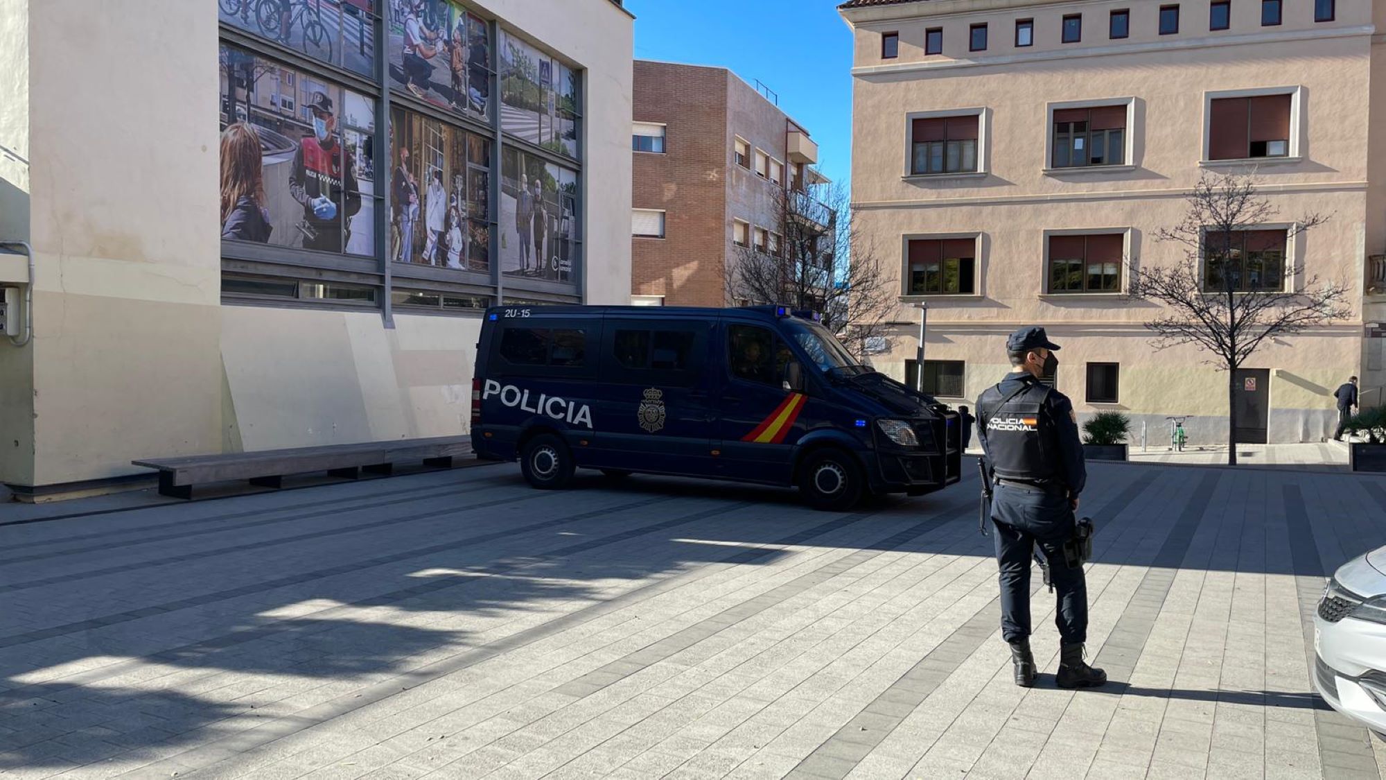 Operació antiterrorista a Barcelona i Girona: cinc detinguts vinculats a l'atac a 'Charlie Hebdo'