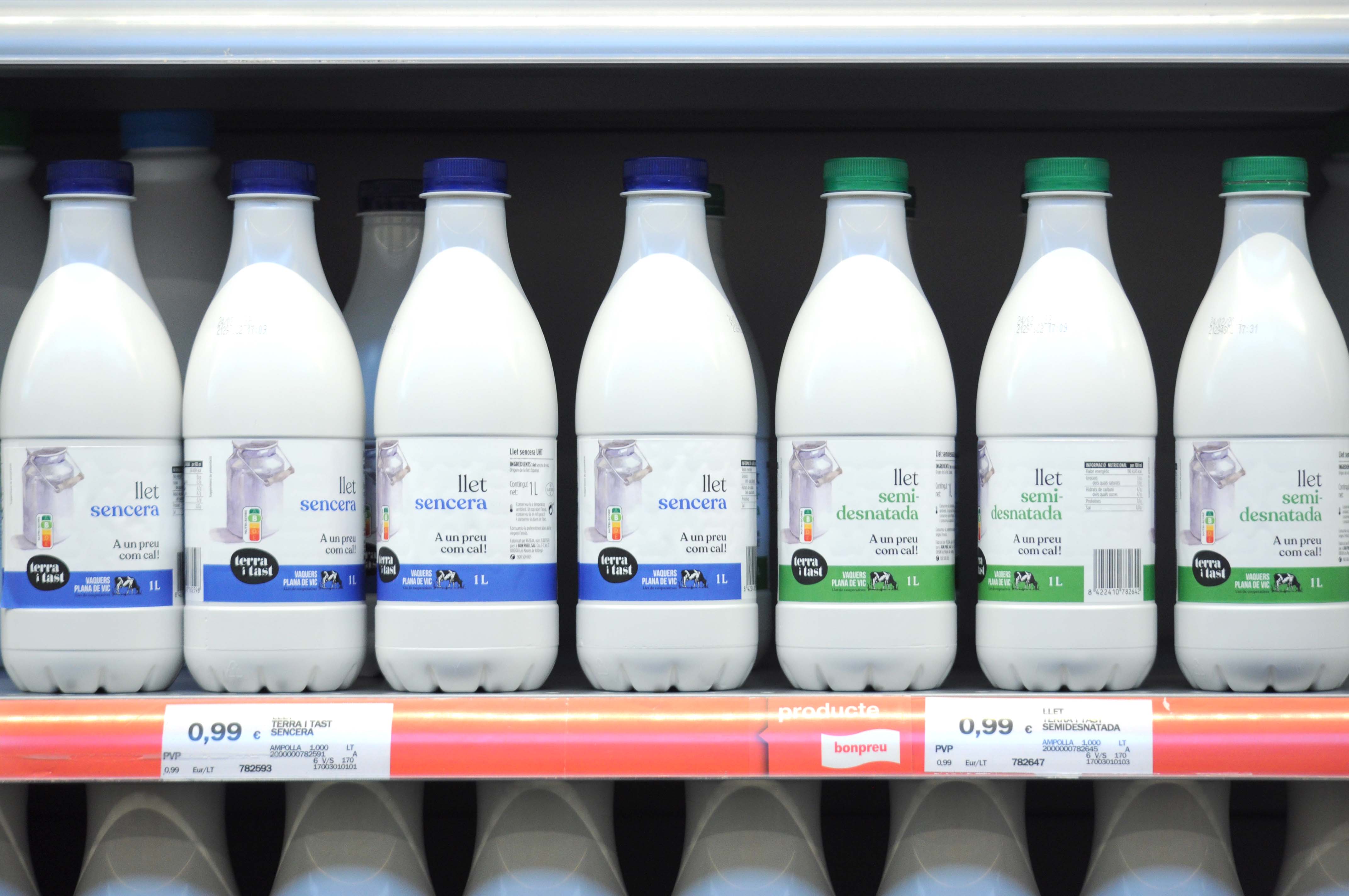 Vaquers Plana de Vic presenta con Bon Preu una leche para apoyar la ganadería