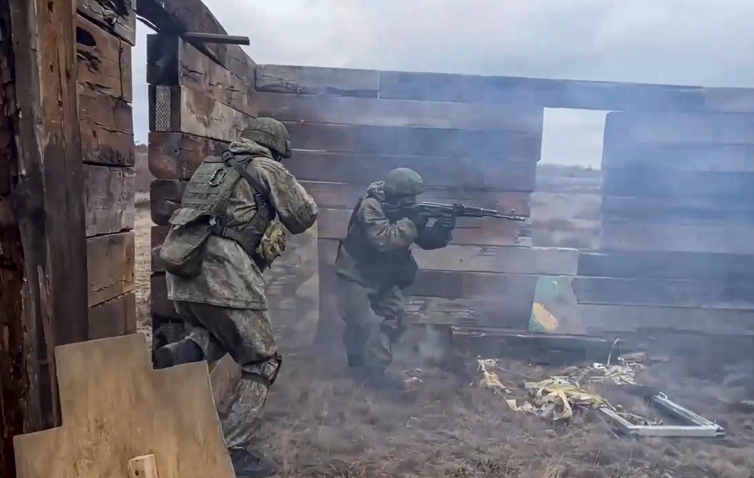 Vídeo | Què fan soldats russos i bielorussos a la frontera amb Ucraïna?