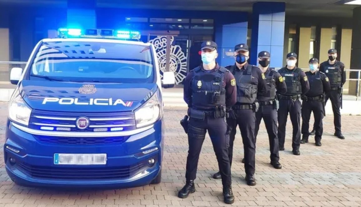 policía