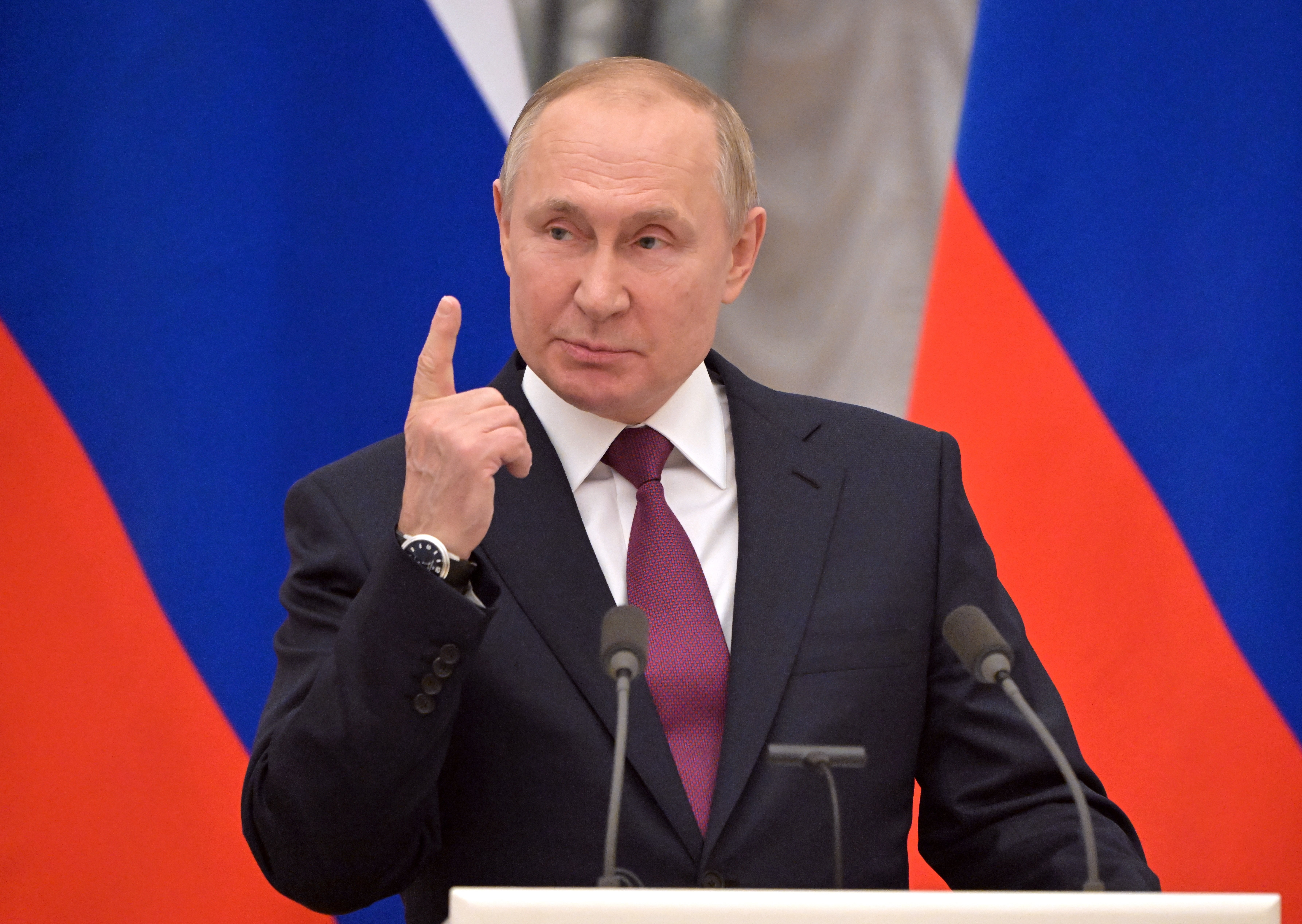 Putin no sorprèn i reconeix Donetsk i Lugansk com a repúbliques independents