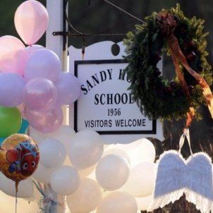 altar victimas masacre sandy hooks / europa press altar victimas masacre sandy hooks / europa press