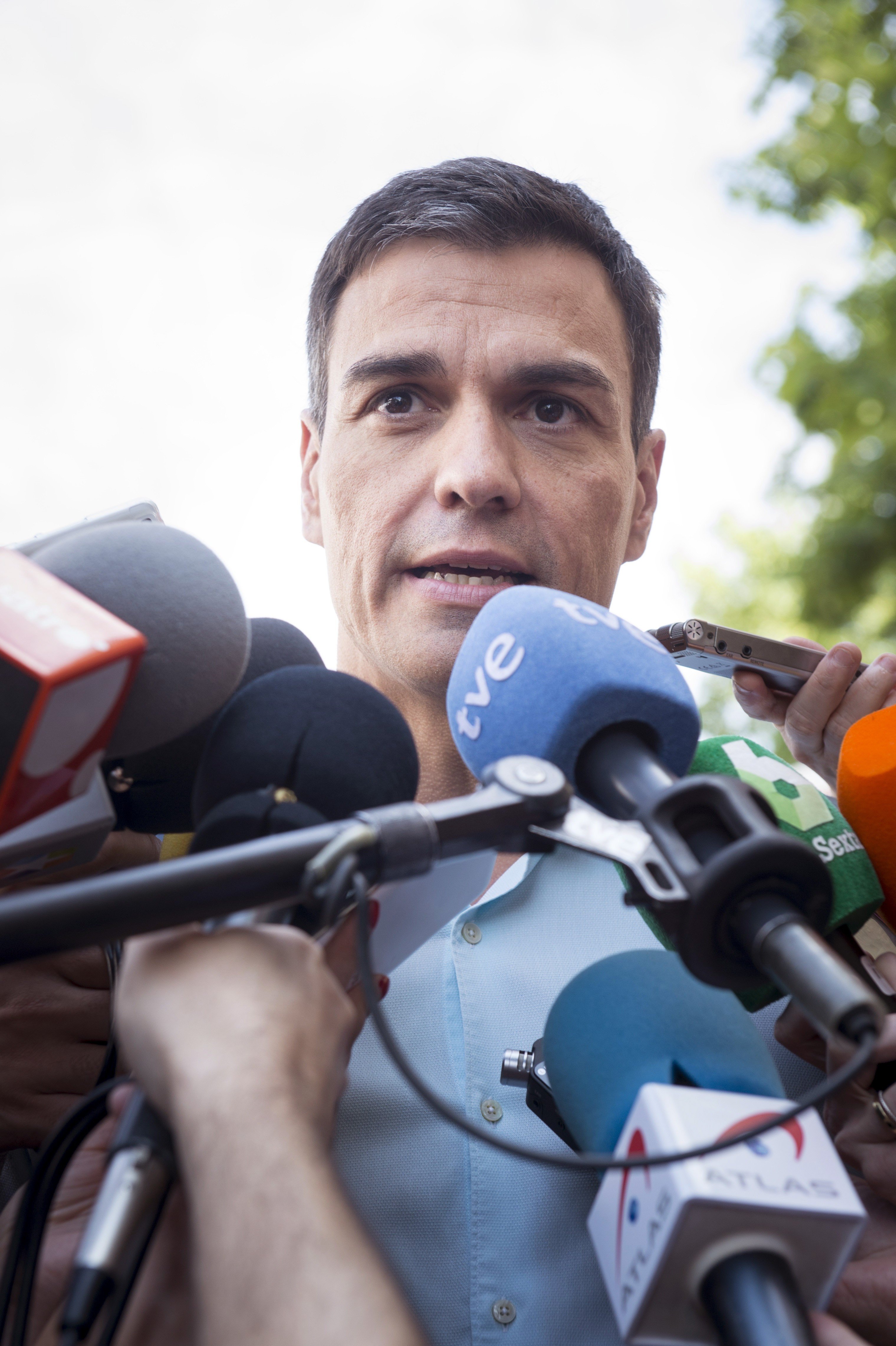 Sánchez acusa a Rajoy de tratar con "desidia" la crisis de Catalunya