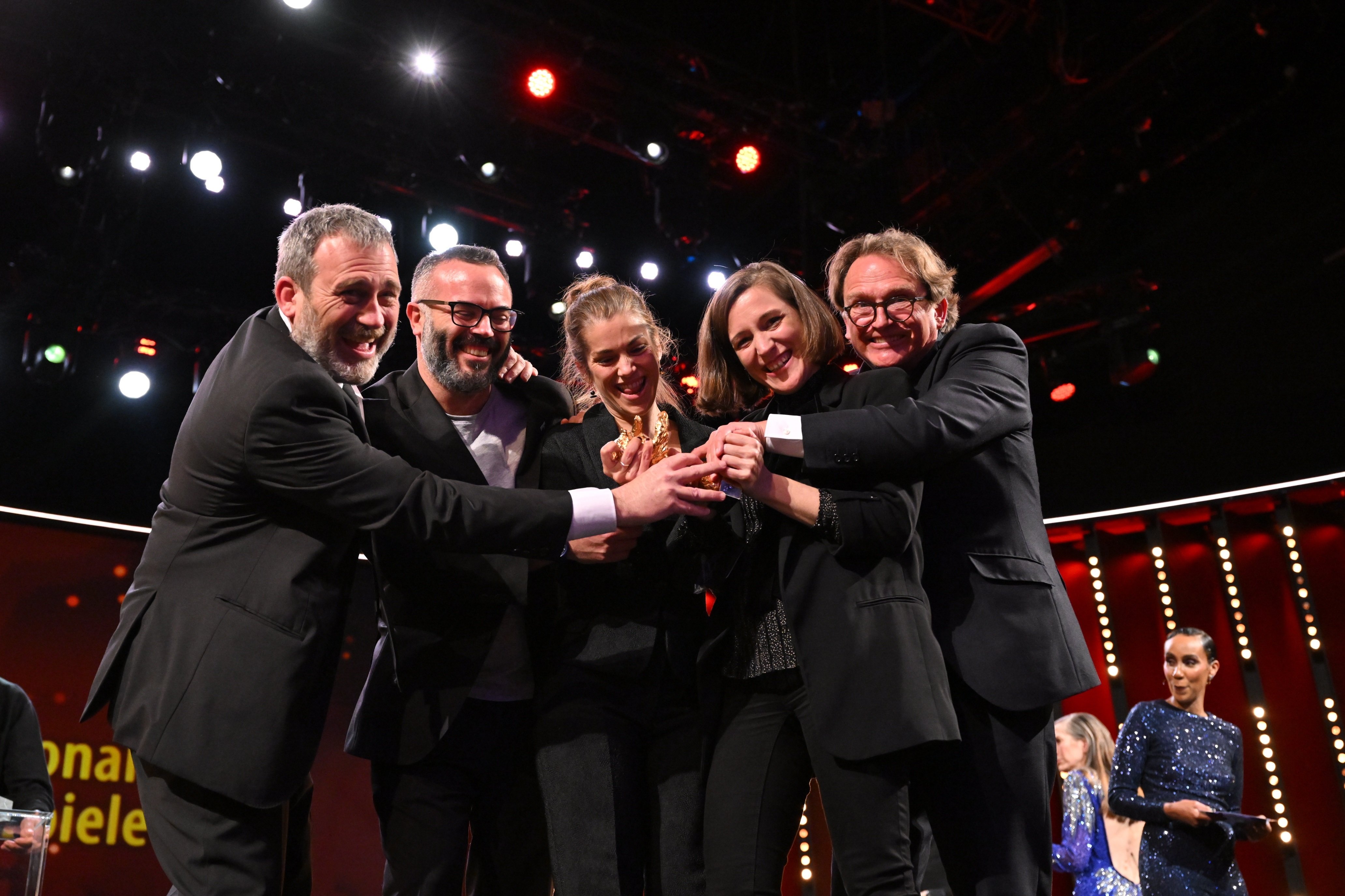 Carla Simón y equipo Berlinale EFE