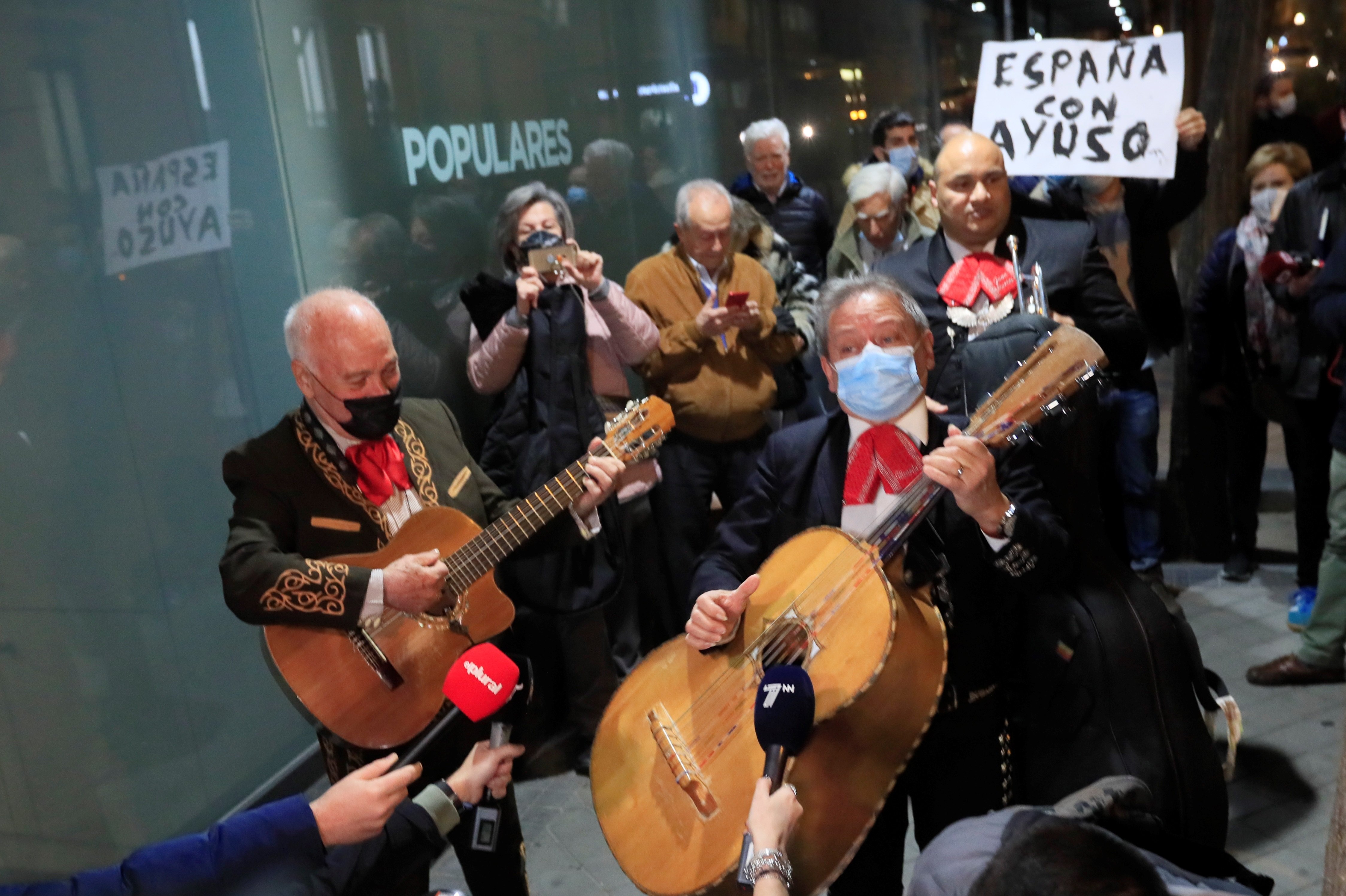 mariachis manifestacio ayuso casado genova pp - EFE