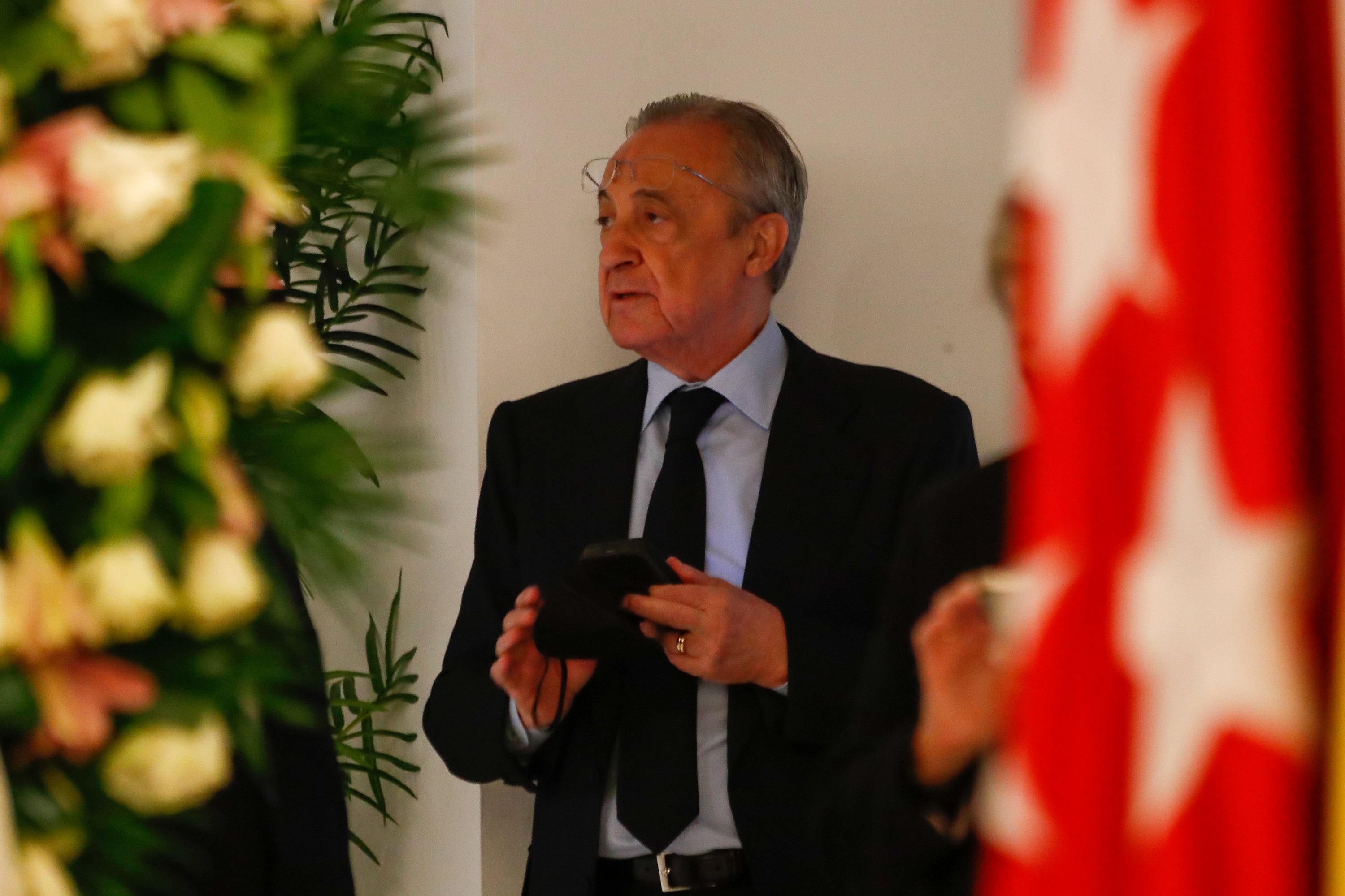 Un 40% es lo que separa ahora mismo a Florentino Pérez de asestar el mayor golpe al Barça de Joan Laporta