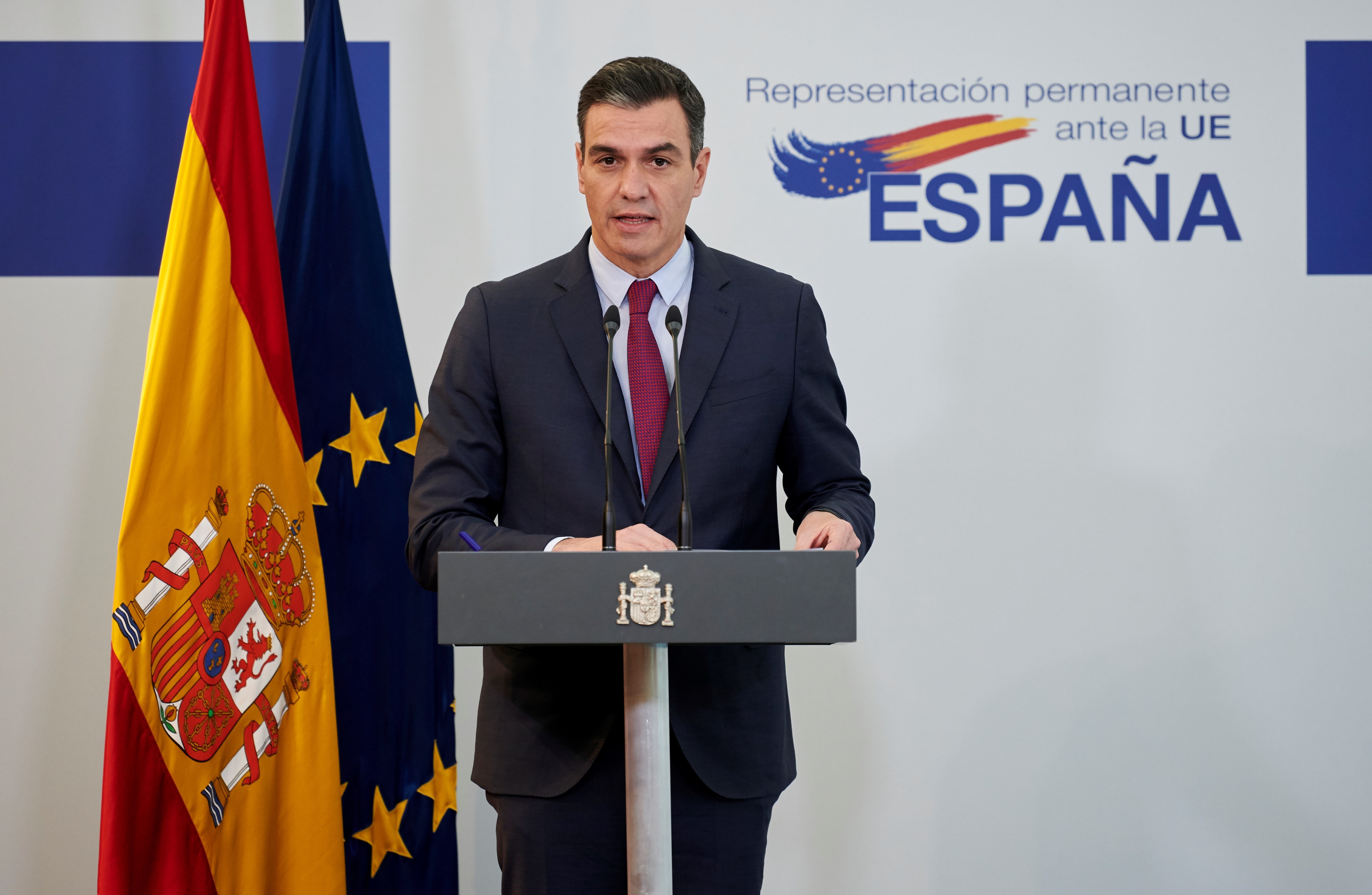 Sánchez descarta eleccions però furga en la crisi del PP: "Aclareixin la corrupció"