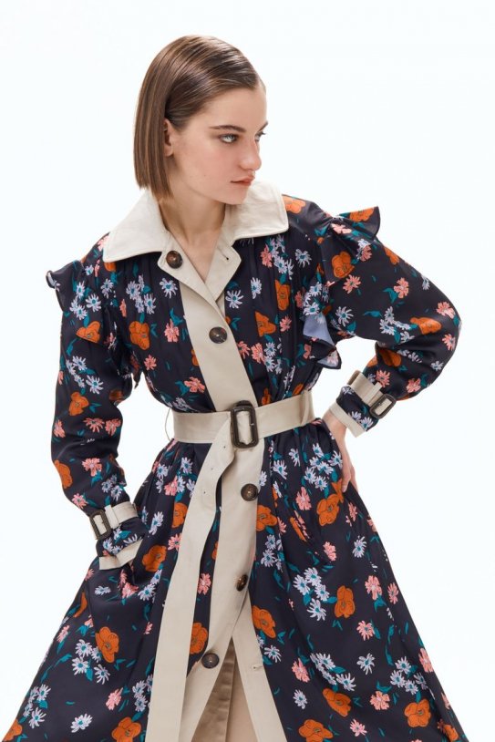 Gabardina reversible por el otro lado