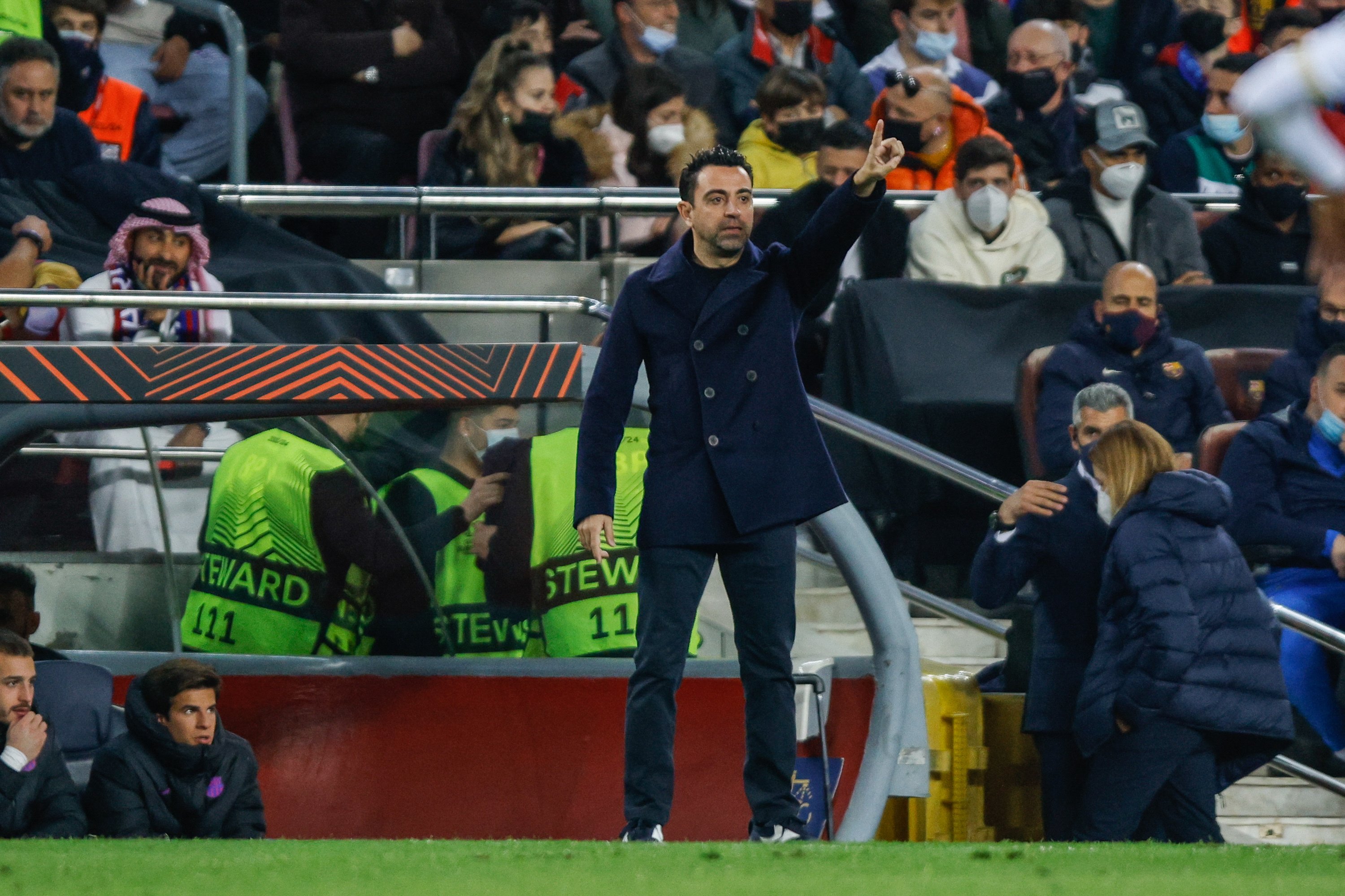 20 millones y cerrado, Deco tiene el fichaje, pero Xavi Hernández no lo quiere en el Barça, 1 elegido