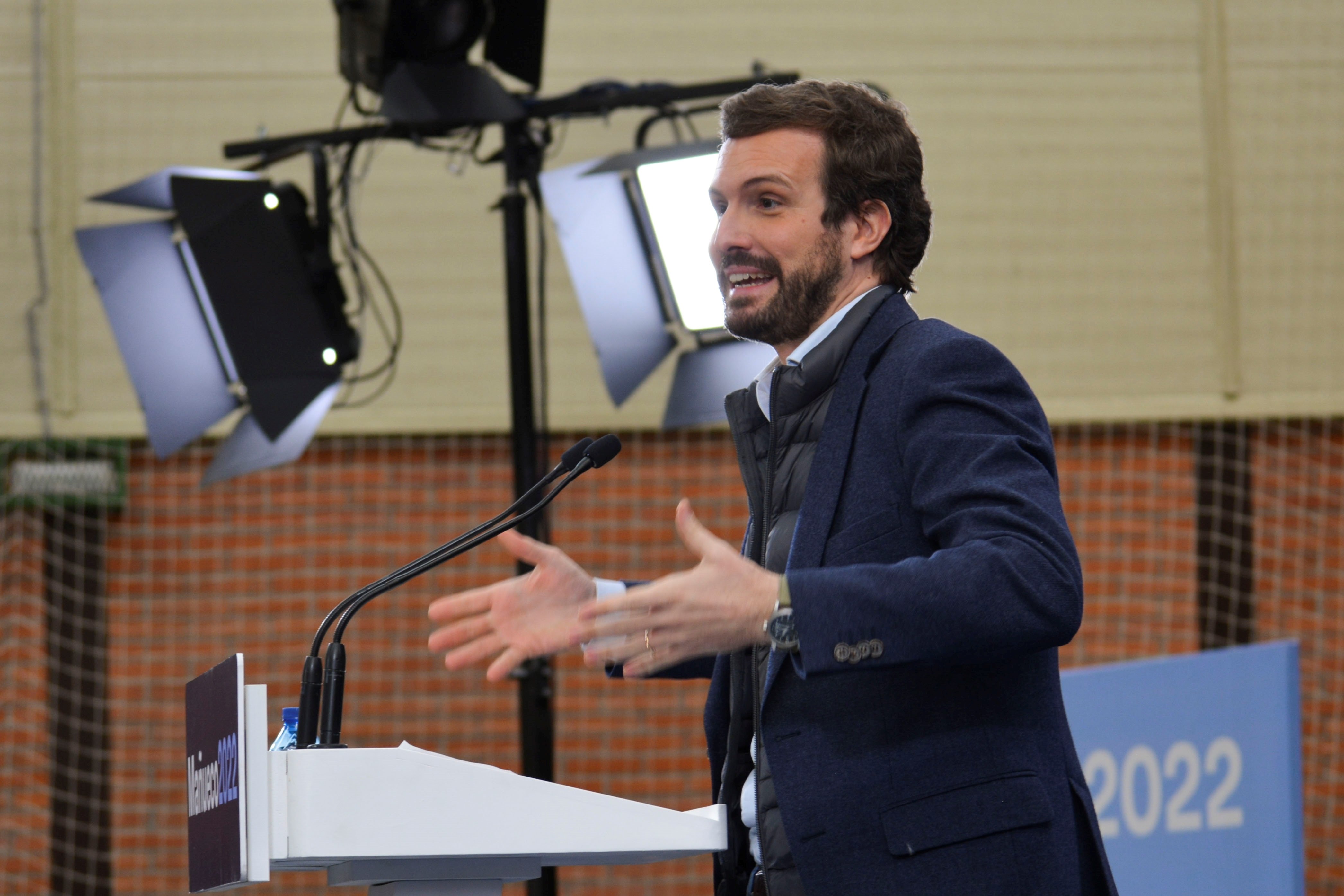 Casado fa marxa enrere i tanca l'expedient que havia obert a Ayuso