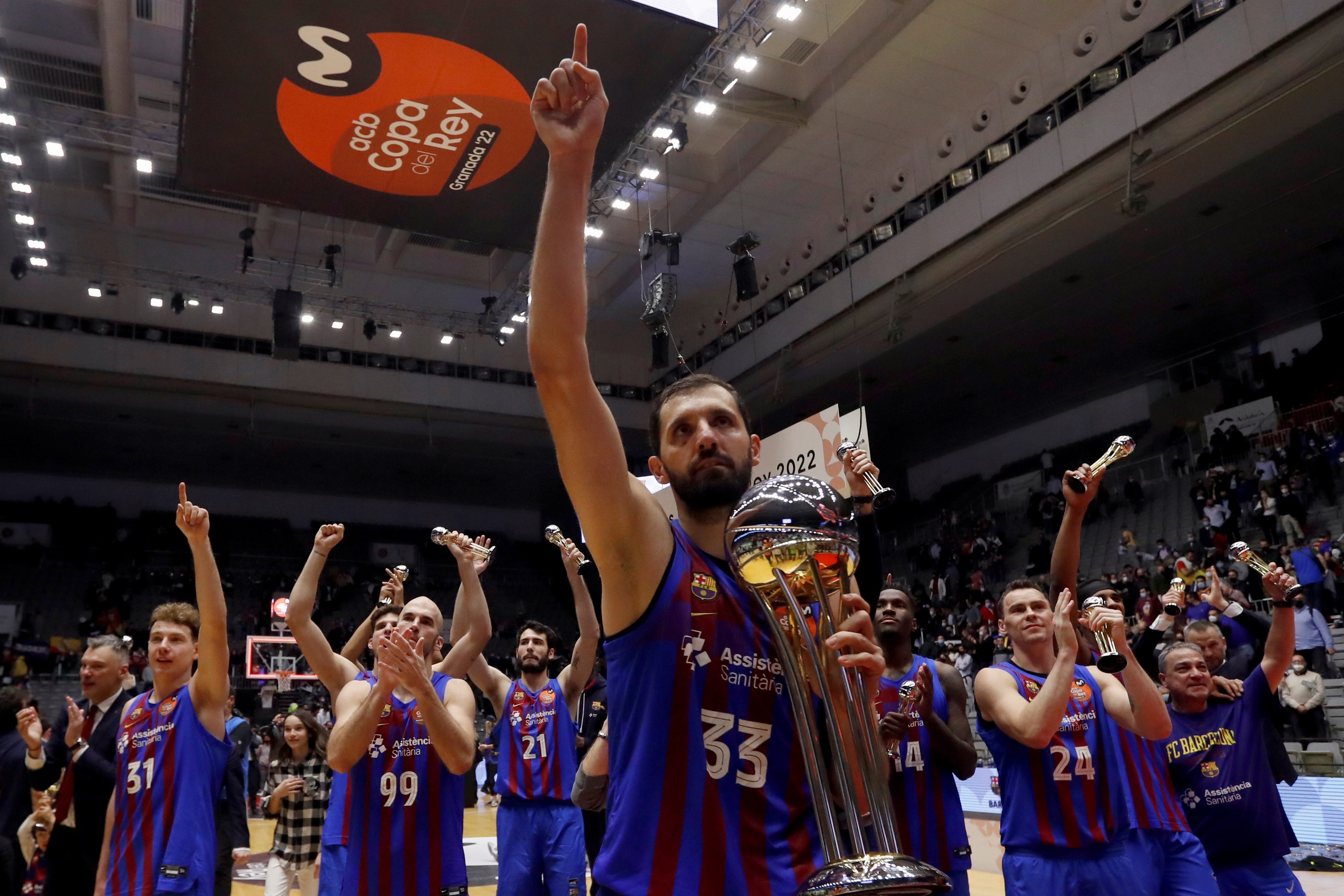 El Barça, campió de la Copa després de guanyar un Reial Madrid al qual li té menjada la moral (59-64)