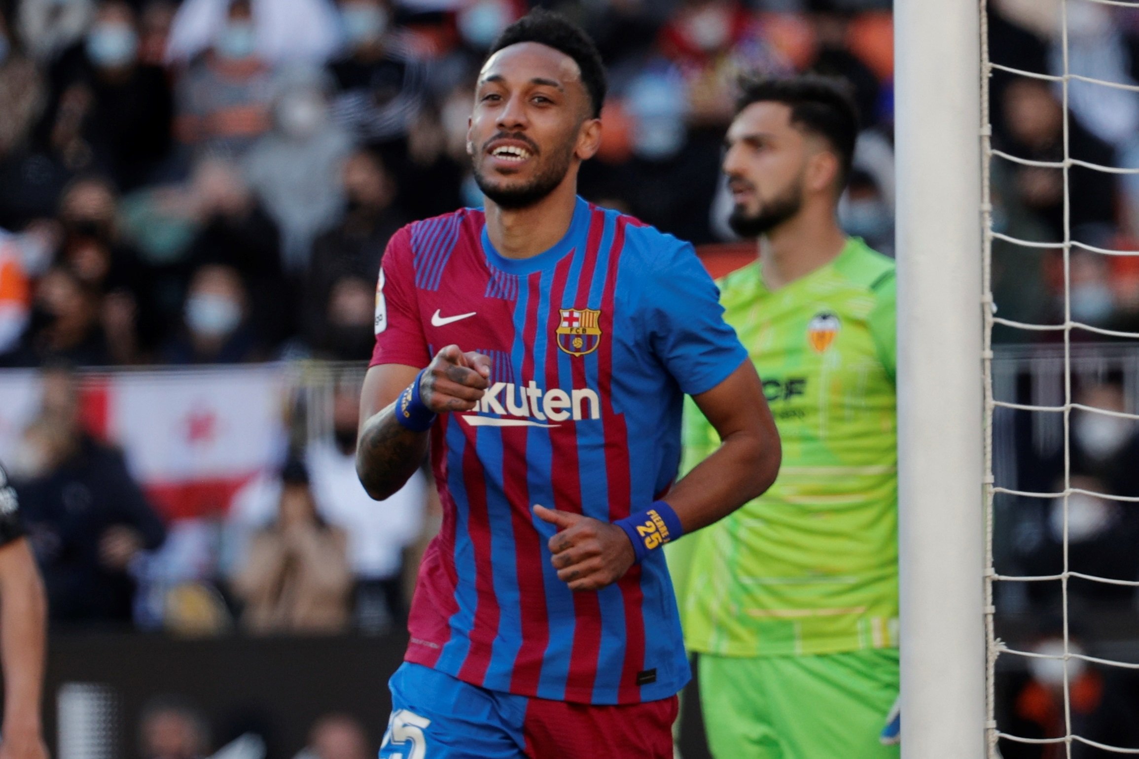 Aubameyang se posiciona como clave para que el Barça renueve a Dembélé