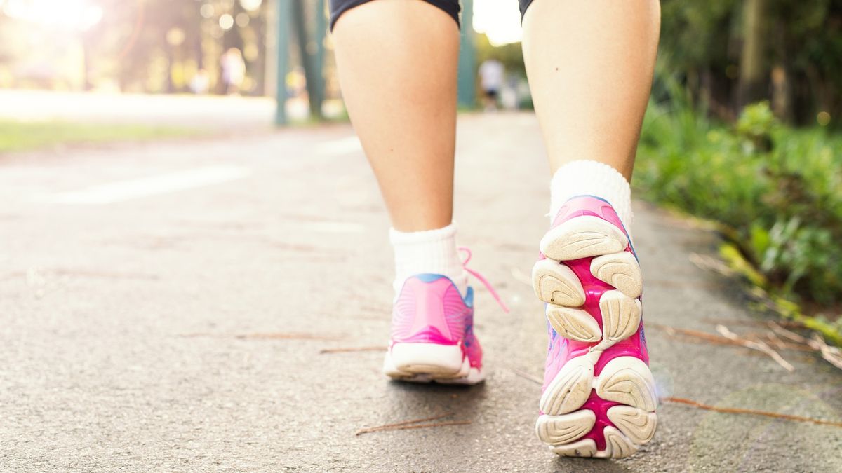 Caminar, la actividad ideal para quemar grasa y adelgazar