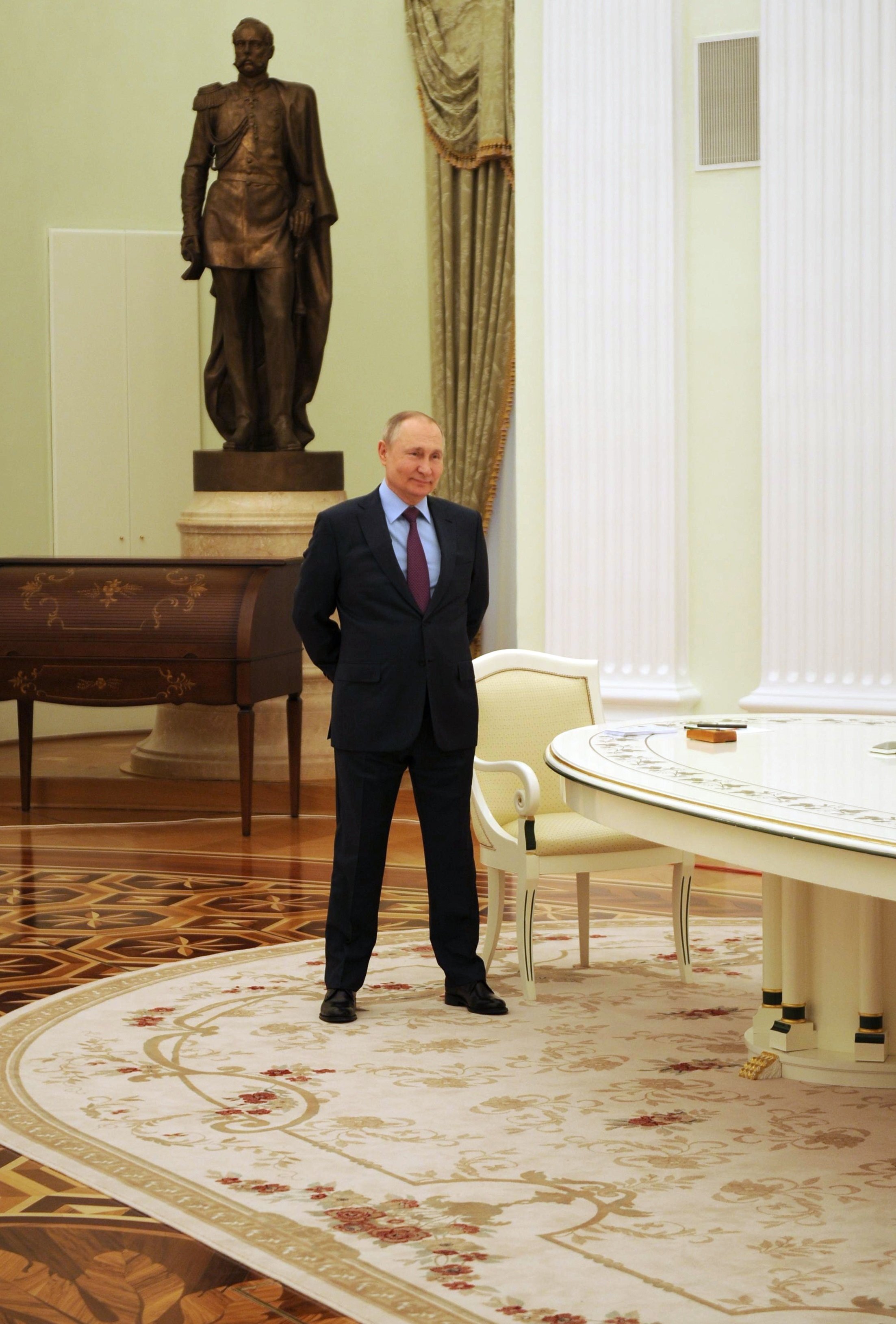 Putin está listo para "soluciones diplomáticas" pero los intereses de Rusia son "no negociables"