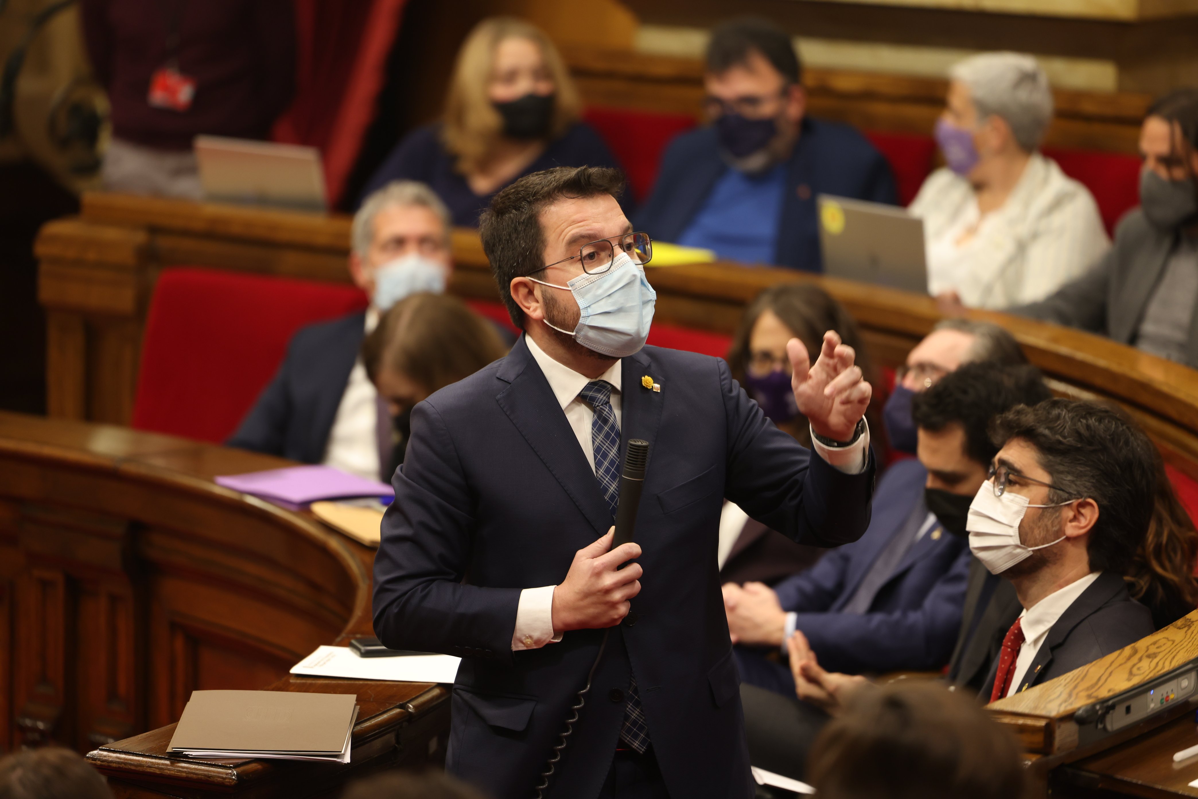 Aragonès, contundente: el Govern no retirará los cambios en el calendario escolar