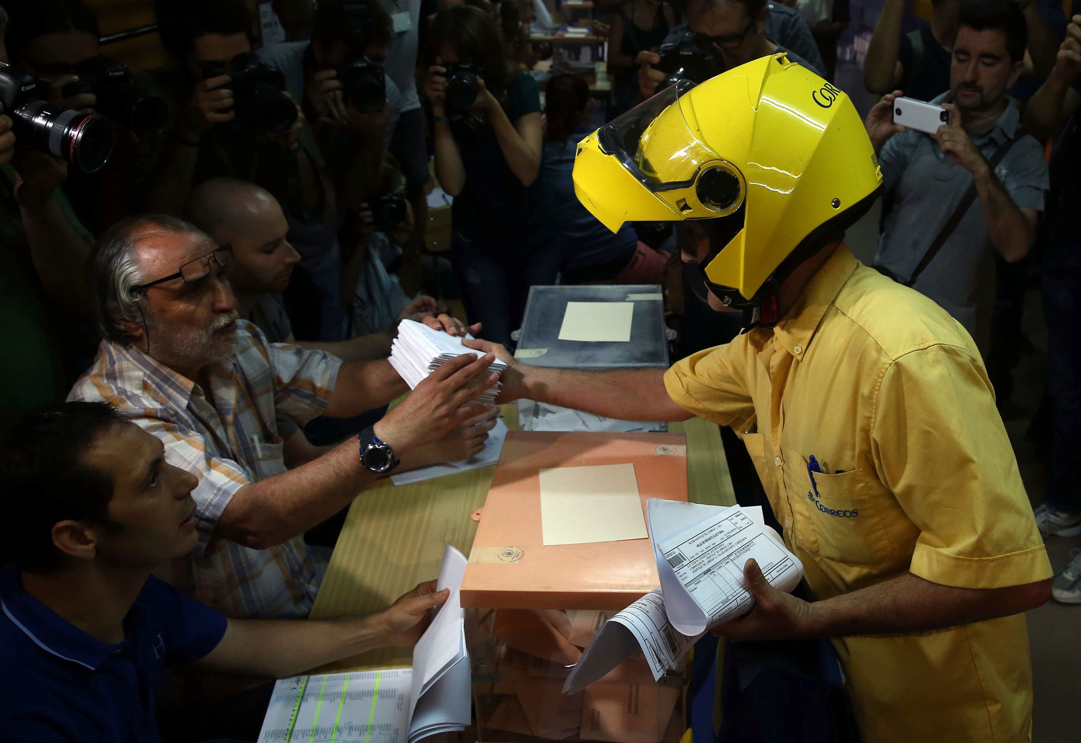 Los residentes en el extranjero que votaron por correo el 28-A no tendrán que volver a pedirlo