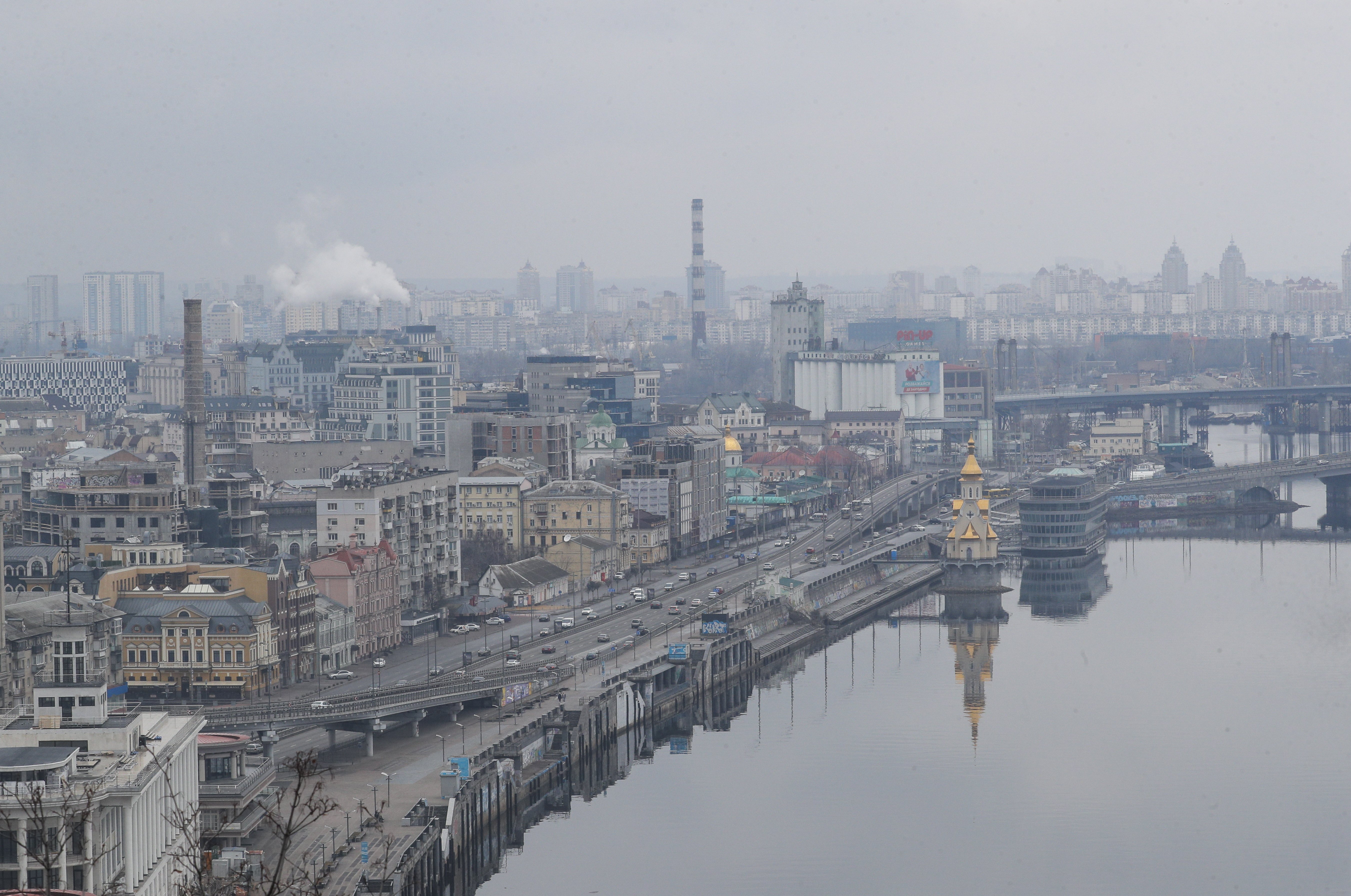 Les tropes russes arriben a Kíev: explosions i sabotatges a la capital